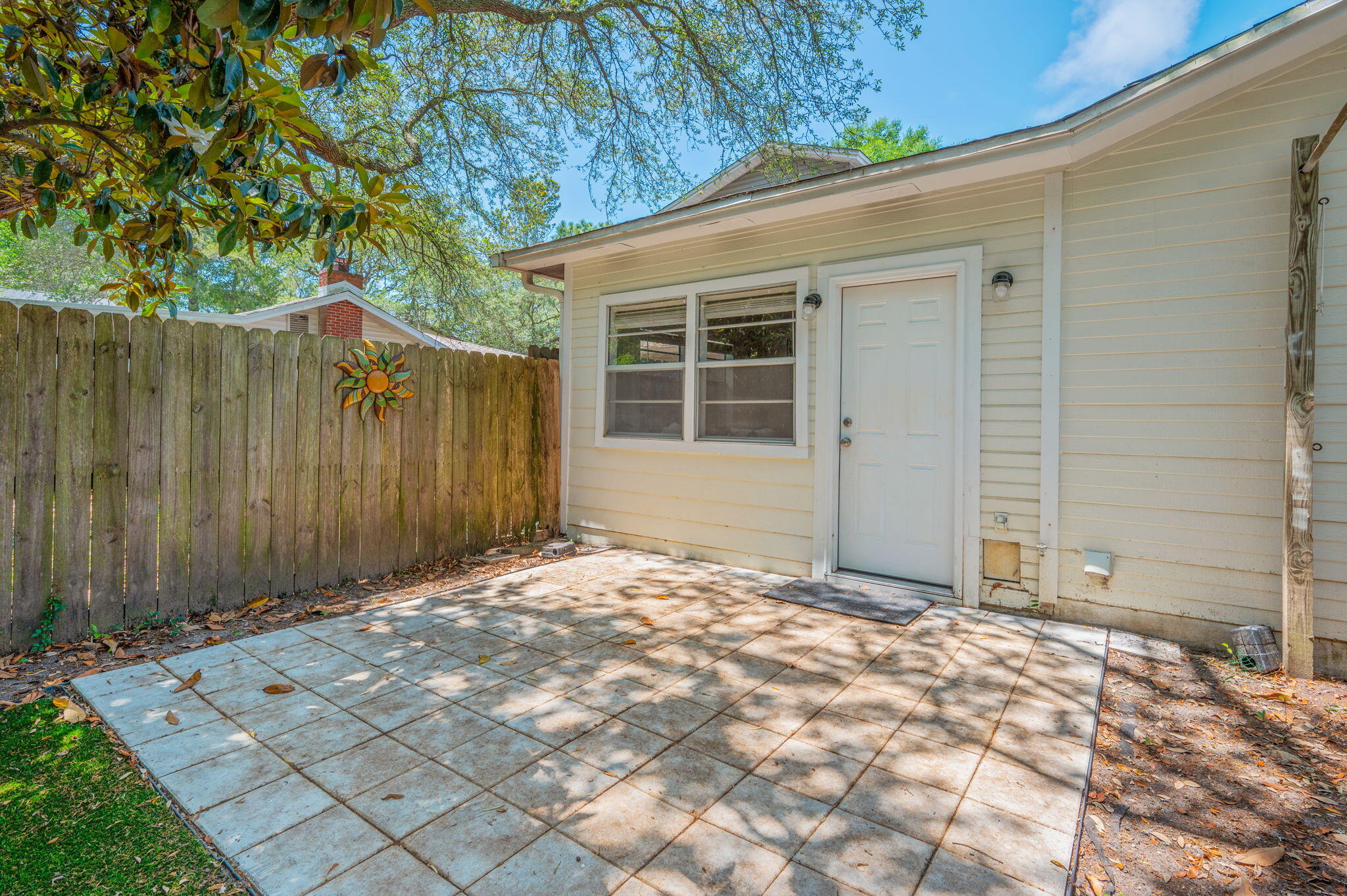BAY BREEZE T/H - Residential