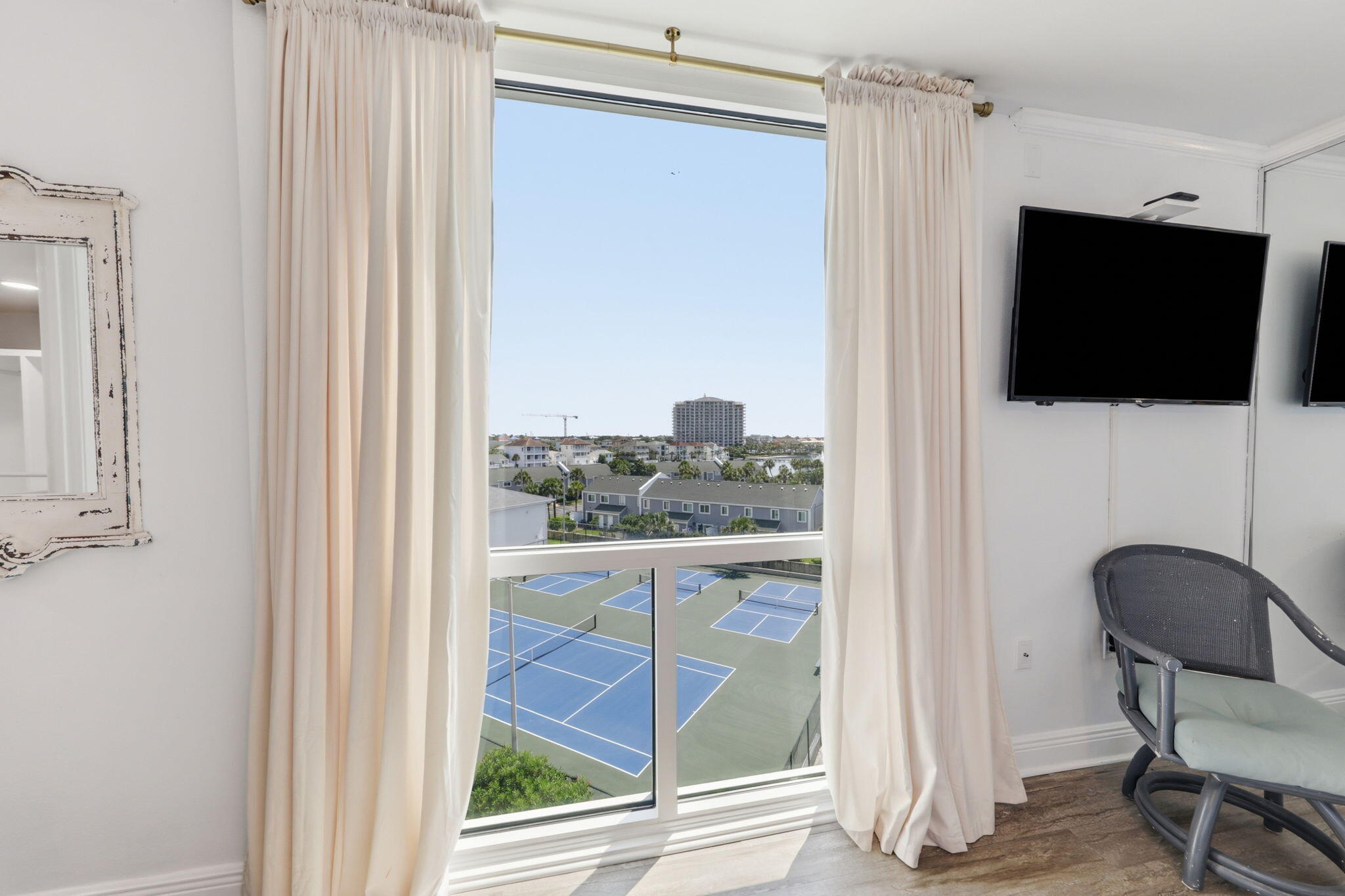 SHORELINE TOWERS 3 - Residential