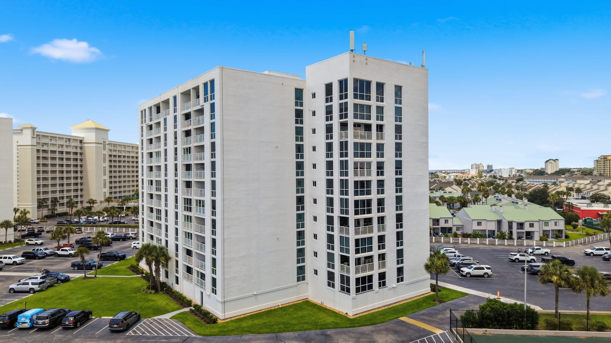 SHORELINE TOWERS 3 - Residential