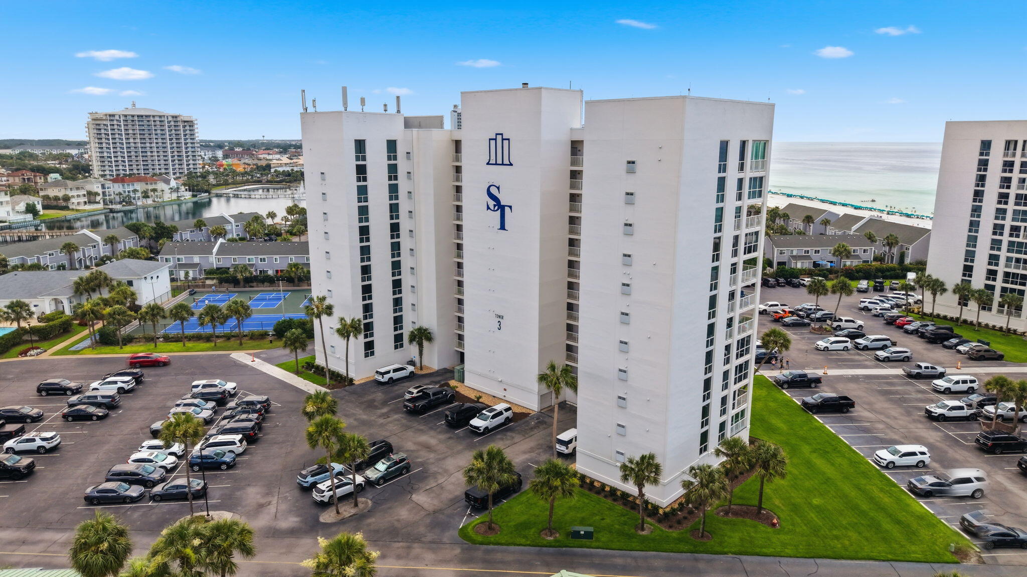 SHORELINE TOWERS 3 - Residential
