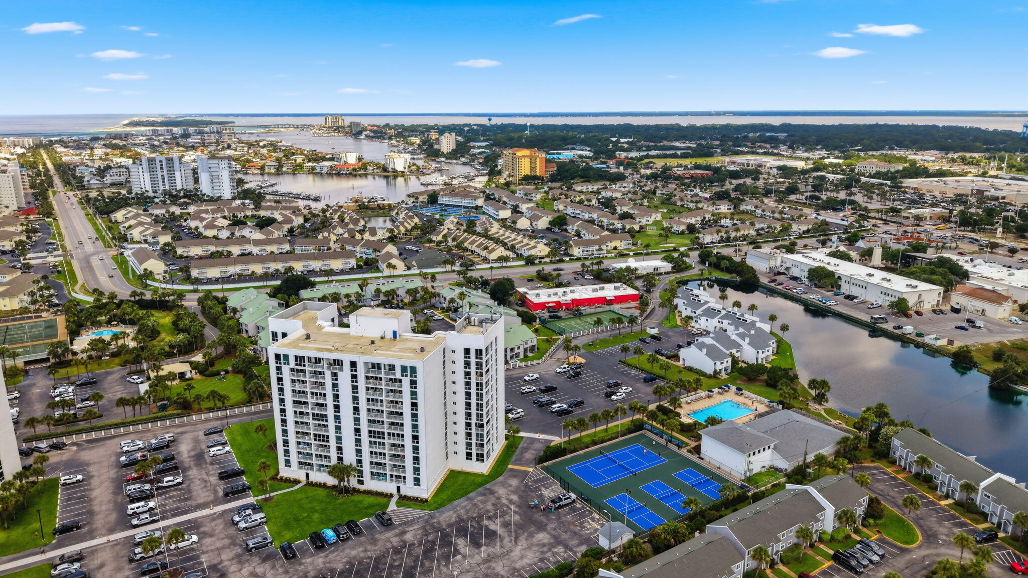 SHORELINE TOWERS 3 - Residential