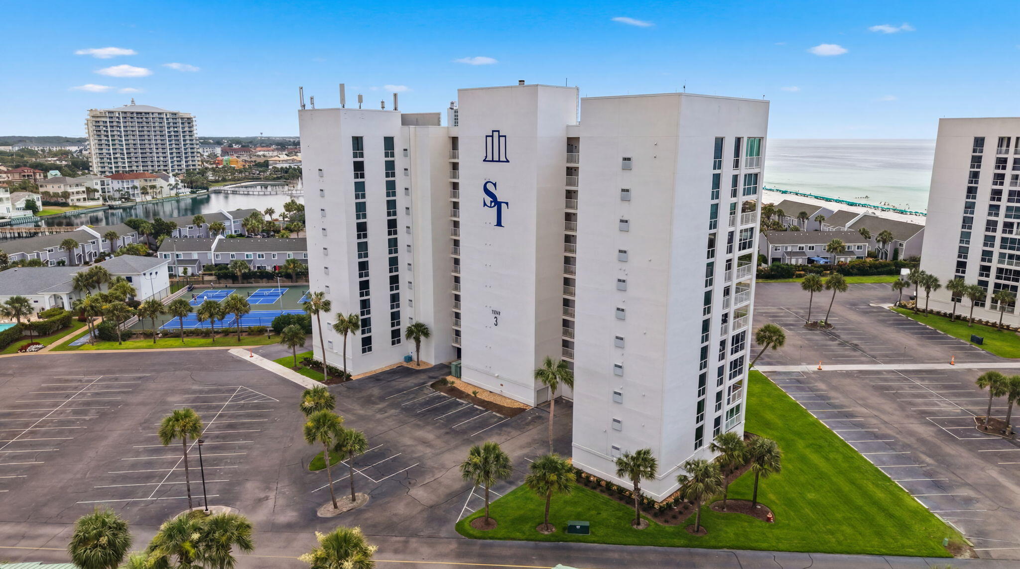 SHORELINE TOWERS 3 - Residential