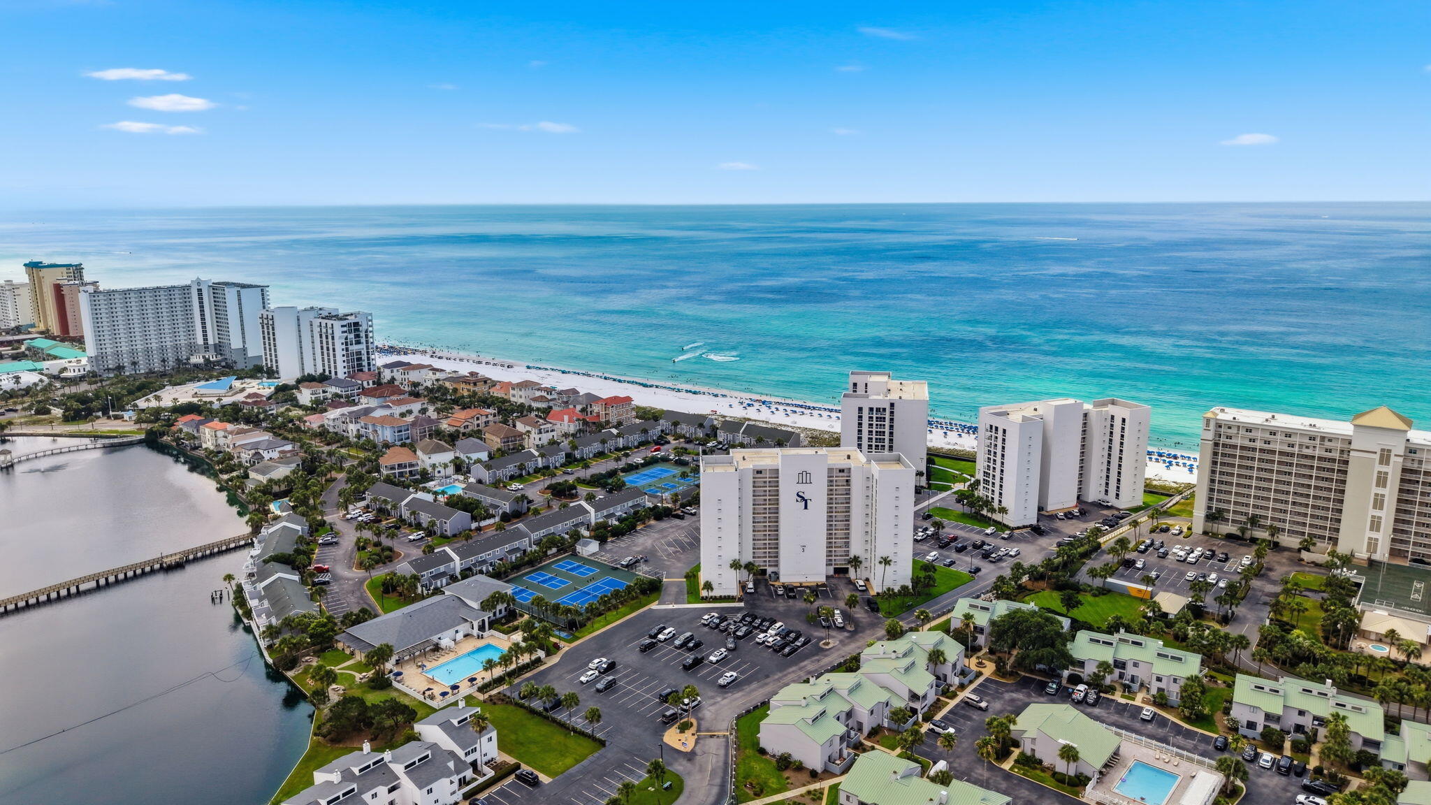 SHORELINE TOWERS 3 - Residential