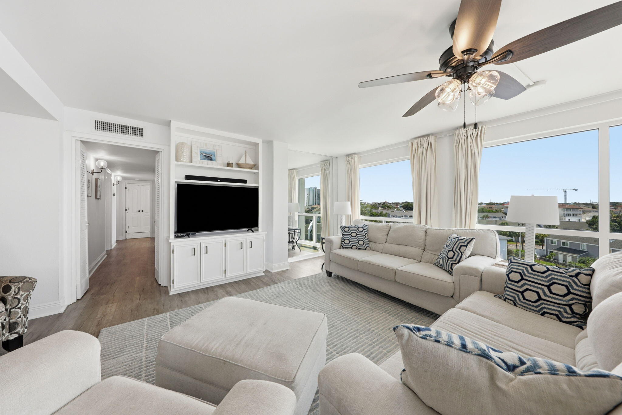 SHORELINE TOWERS 3 - Residential