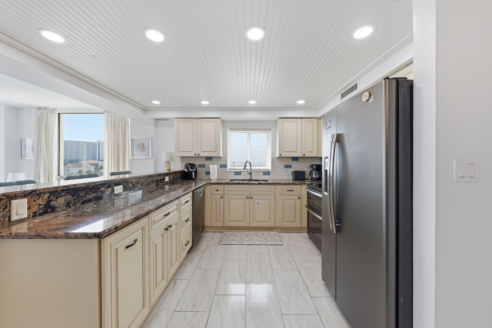 SHORELINE TOWERS 3 - Residential