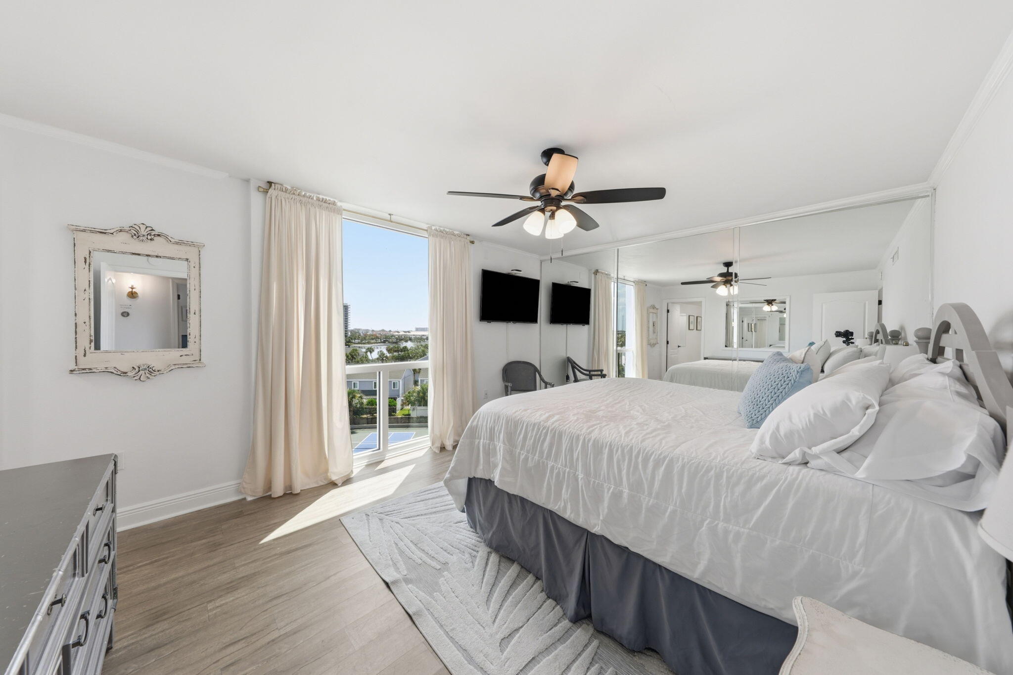 SHORELINE TOWERS 3 - Residential