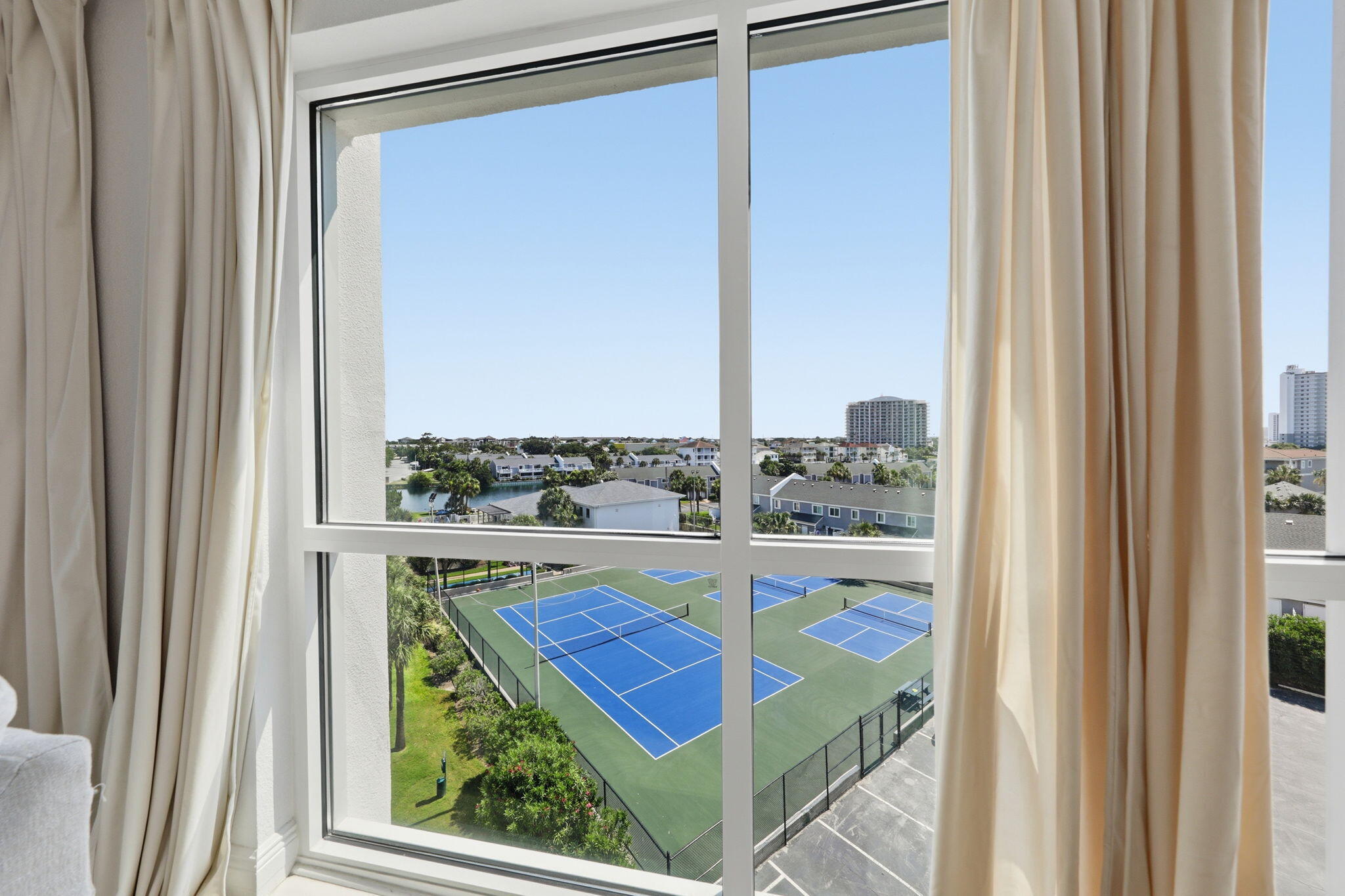 SHORELINE TOWERS 3 - Residential