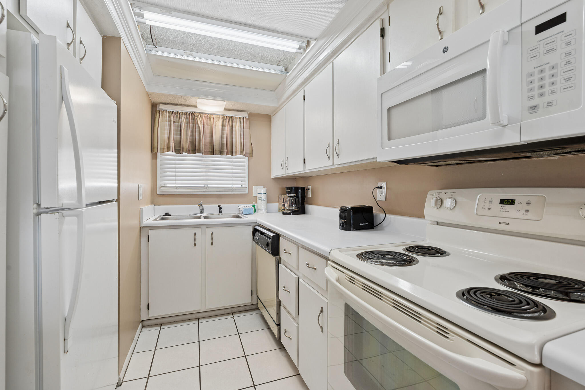 REGENCY TOWERS CONDO - Residential
