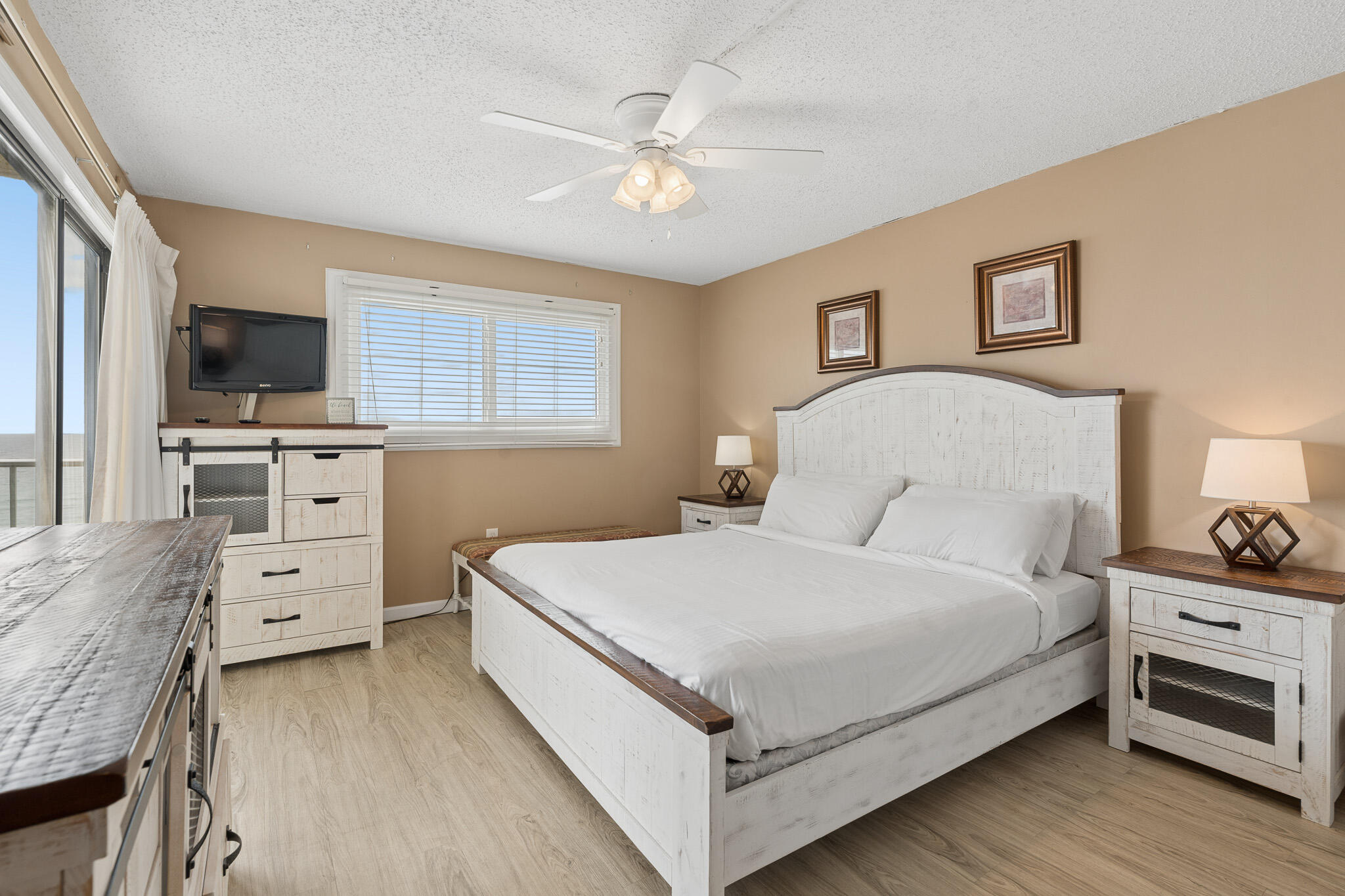 REGENCY TOWERS CONDO - Residential