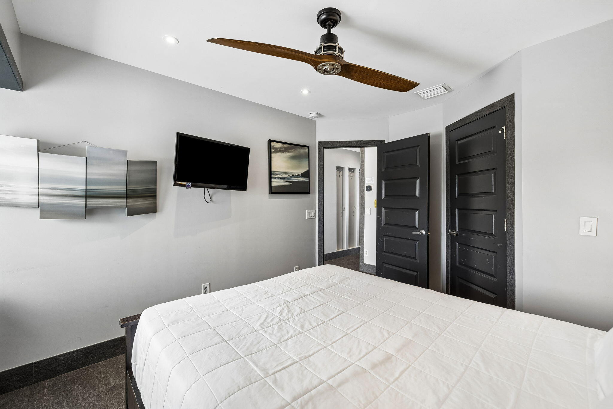 BLUE SURF T/H - Residential