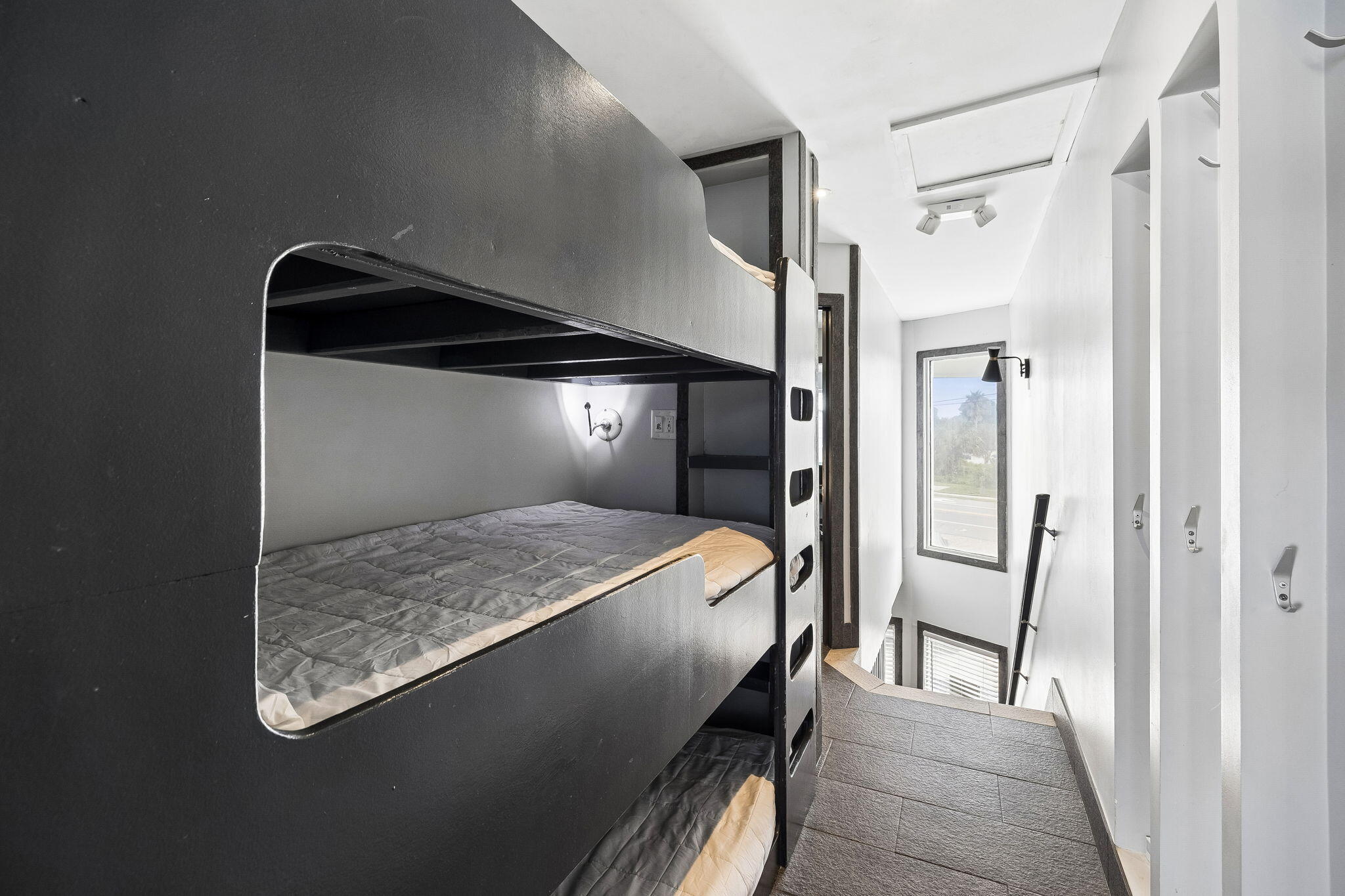 BLUE SURF T/H - Residential