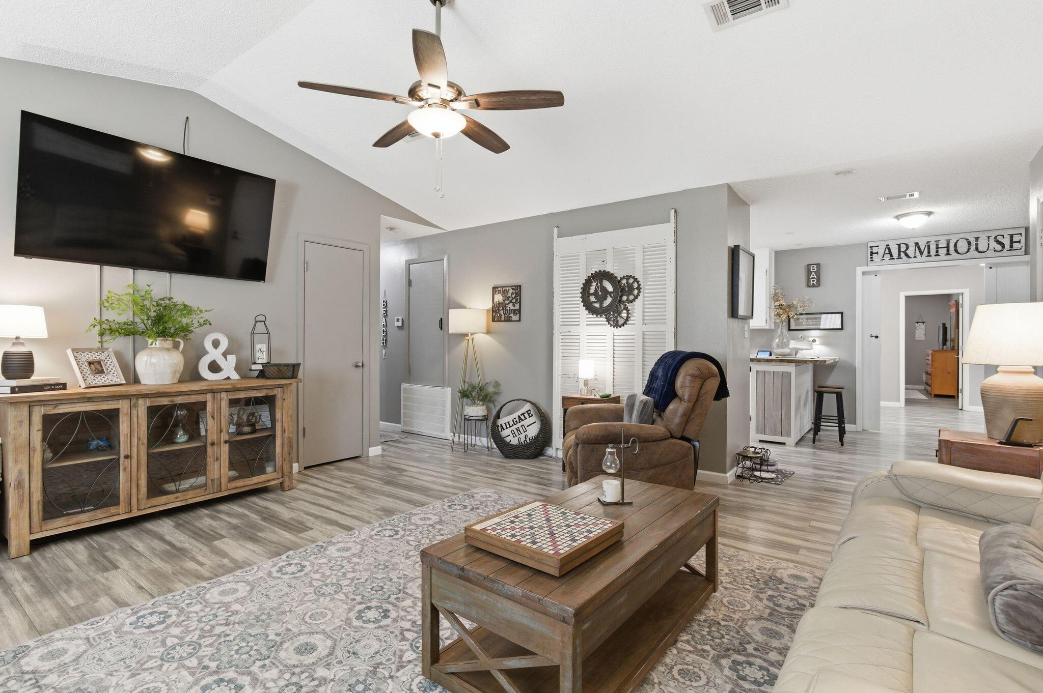 NAVARRE S/D 2ND ADDN - Residential