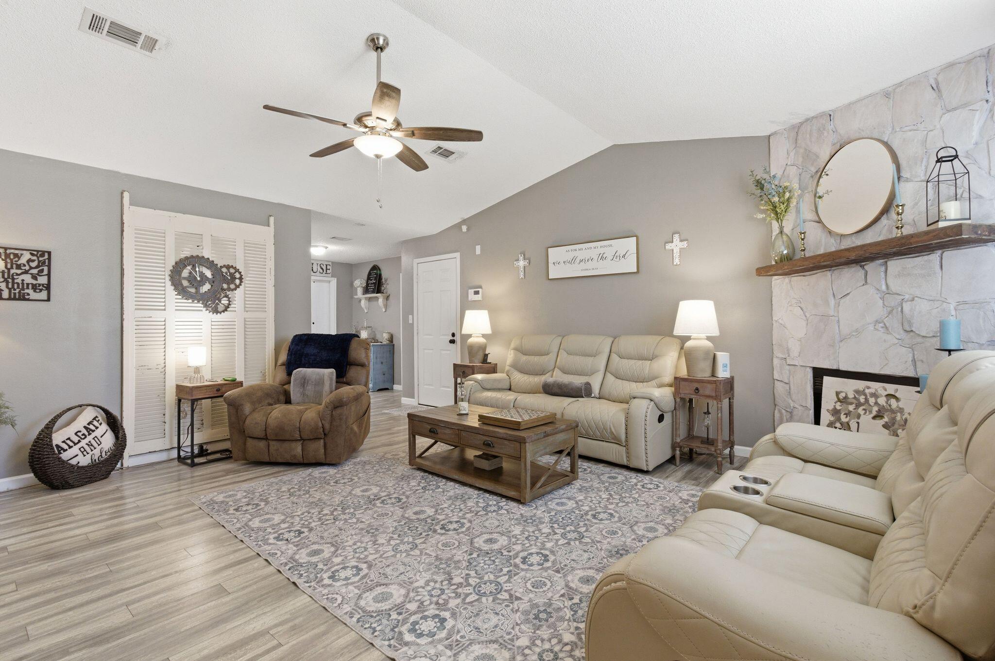 NAVARRE S/D 2ND ADDN - Residential