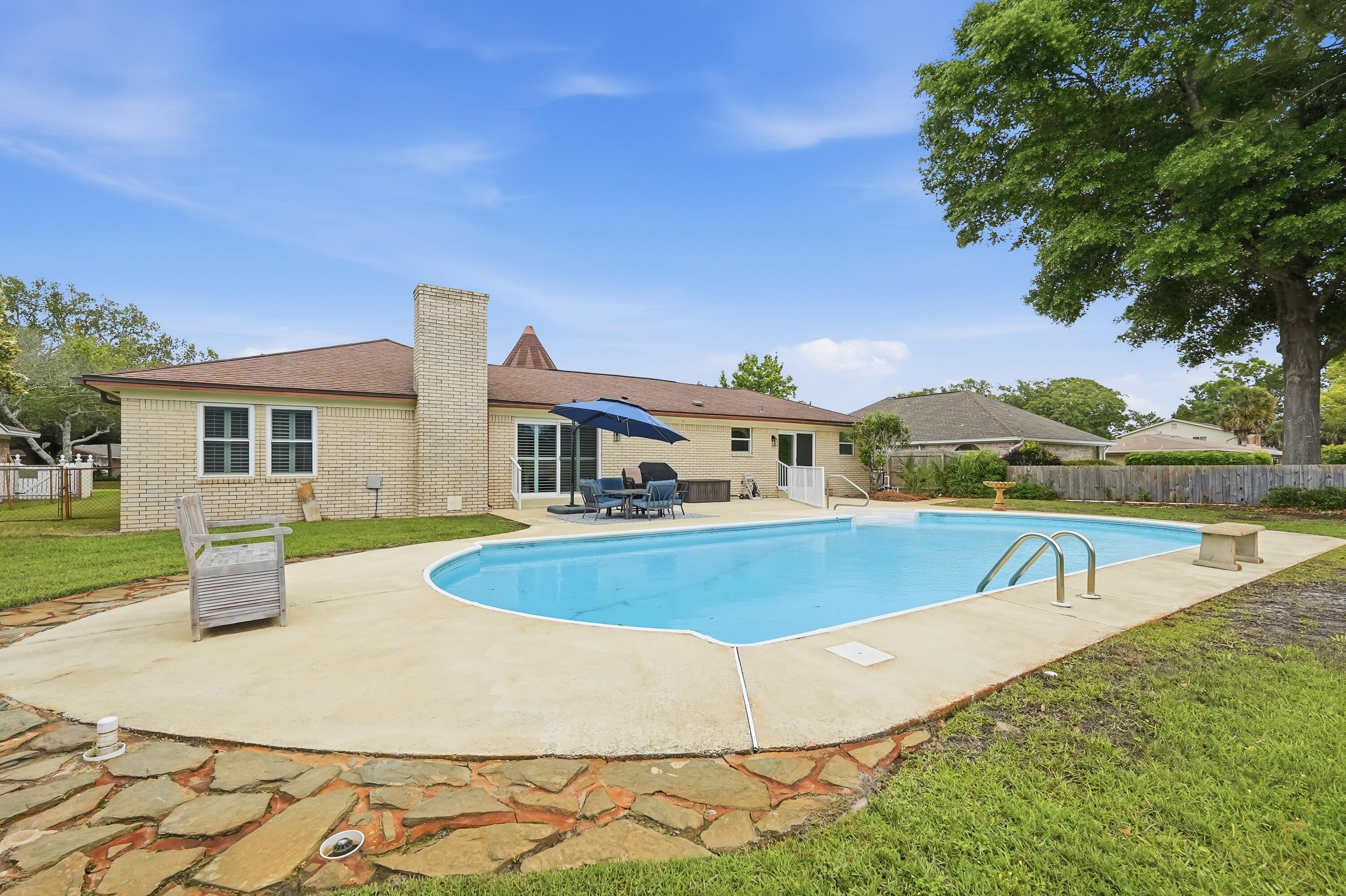LAKE LORRAINE ESTATES - Residential