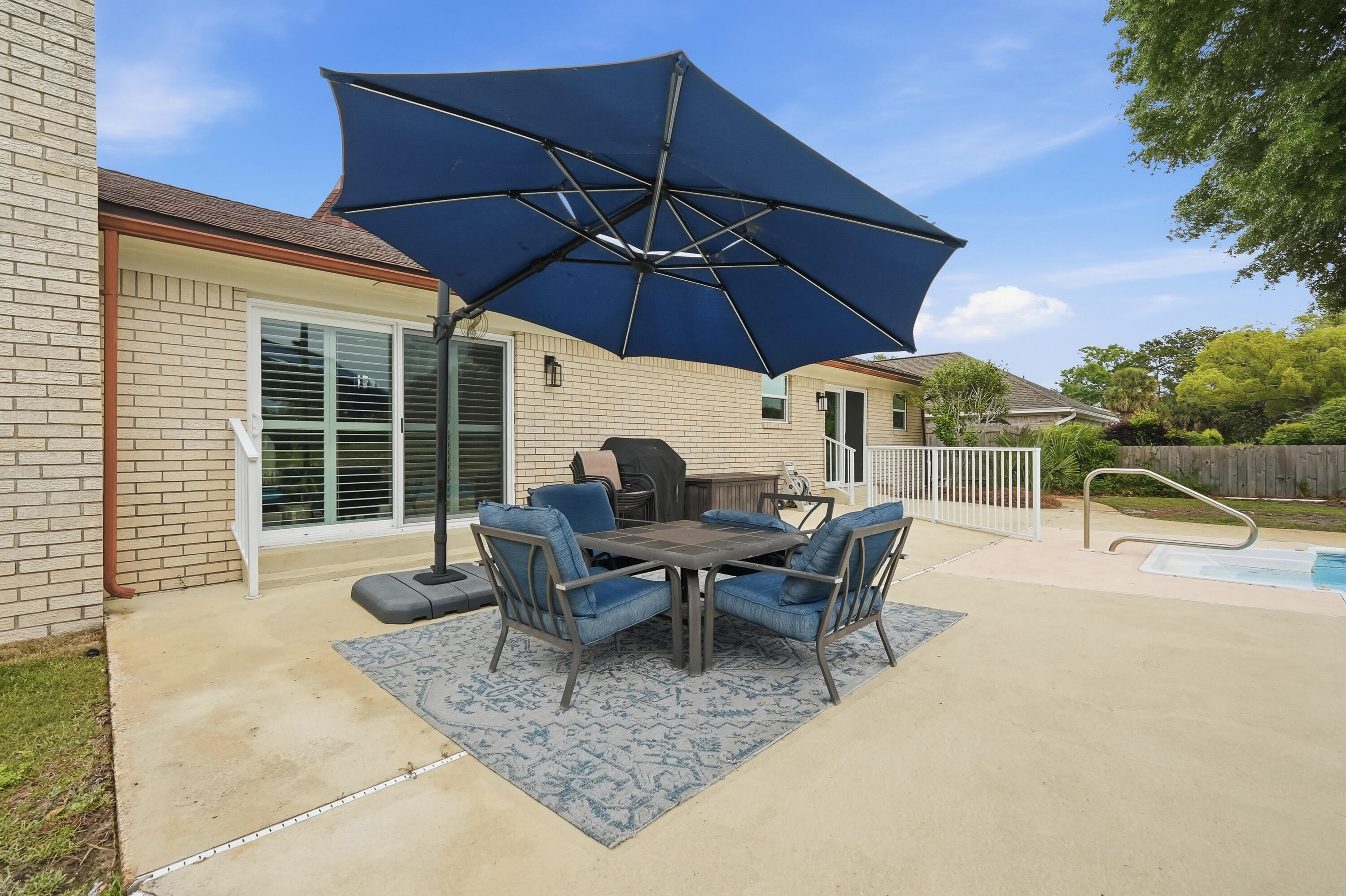 LAKE LORRAINE ESTATES - Residential