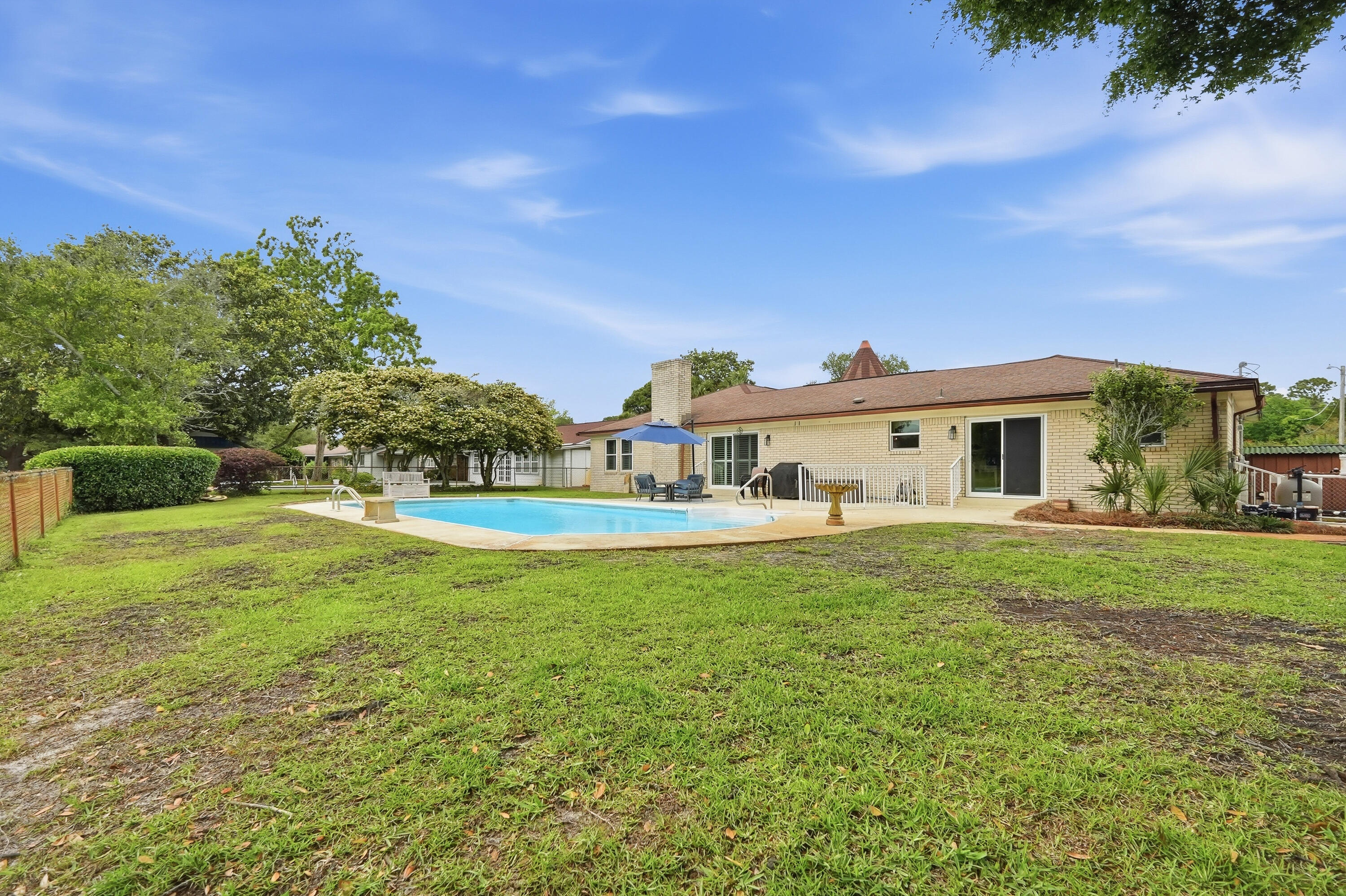 LAKE LORRAINE ESTATES - Residential