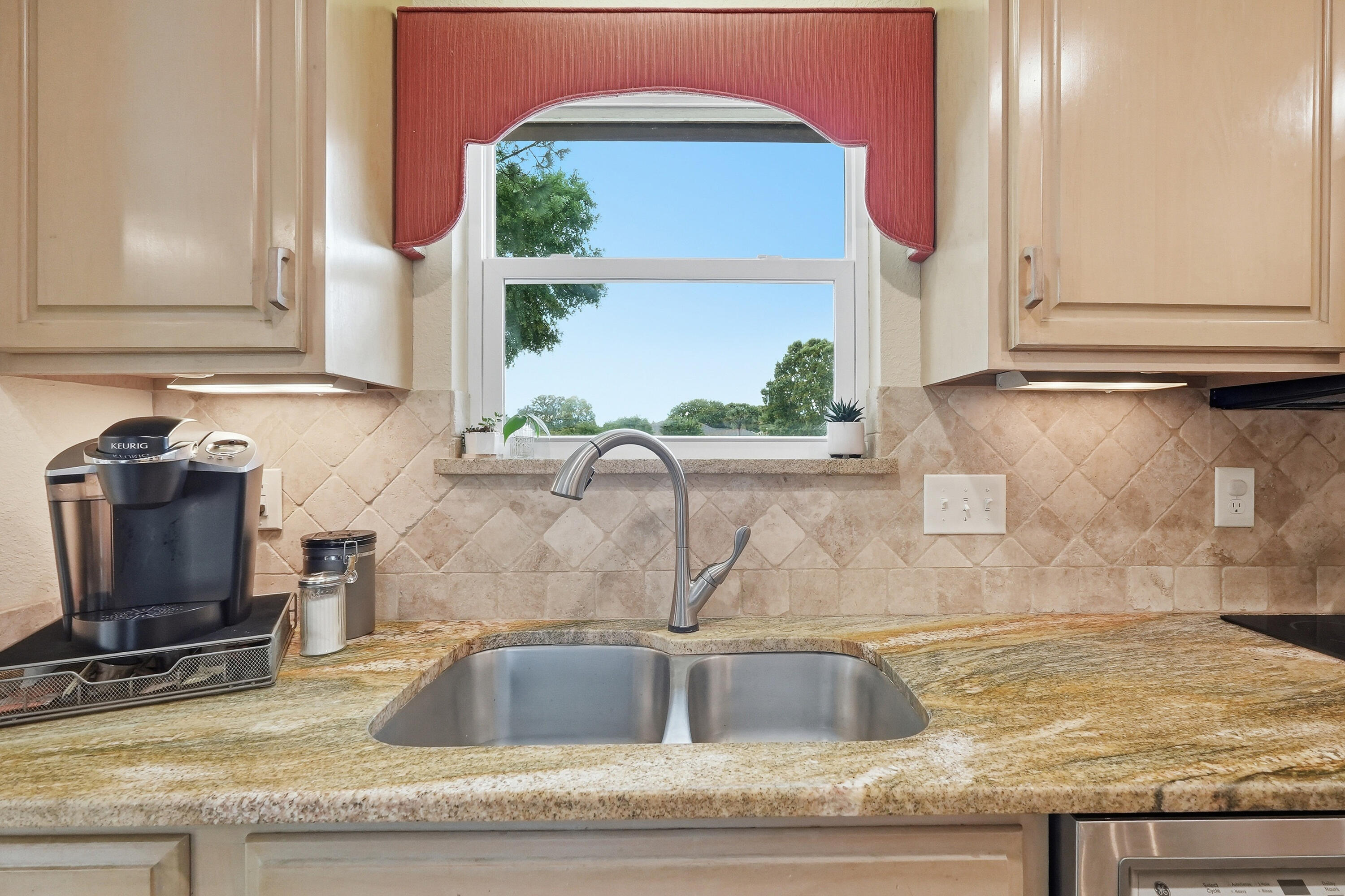 LAKE LORRAINE ESTATES - Residential