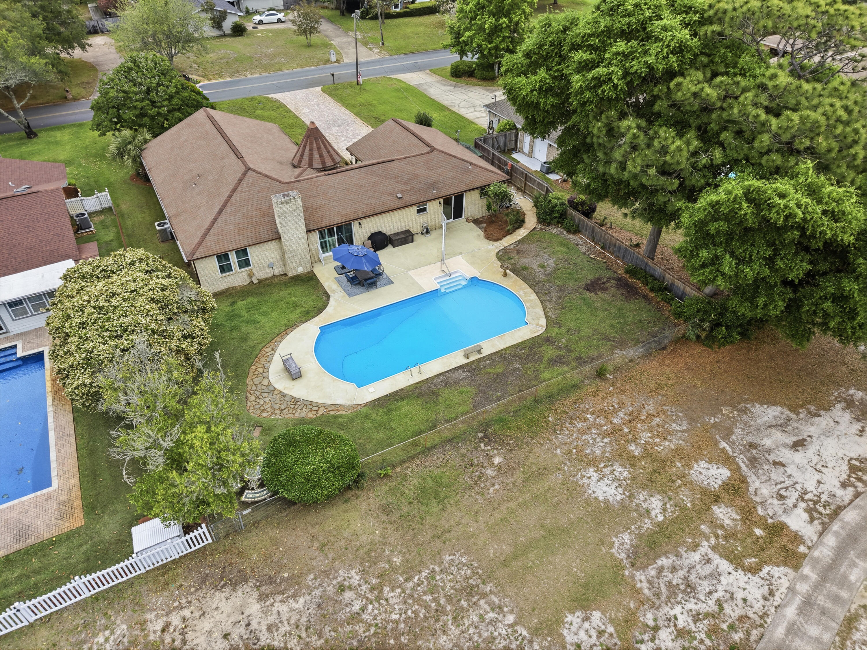LAKE LORRAINE ESTATES - Residential
