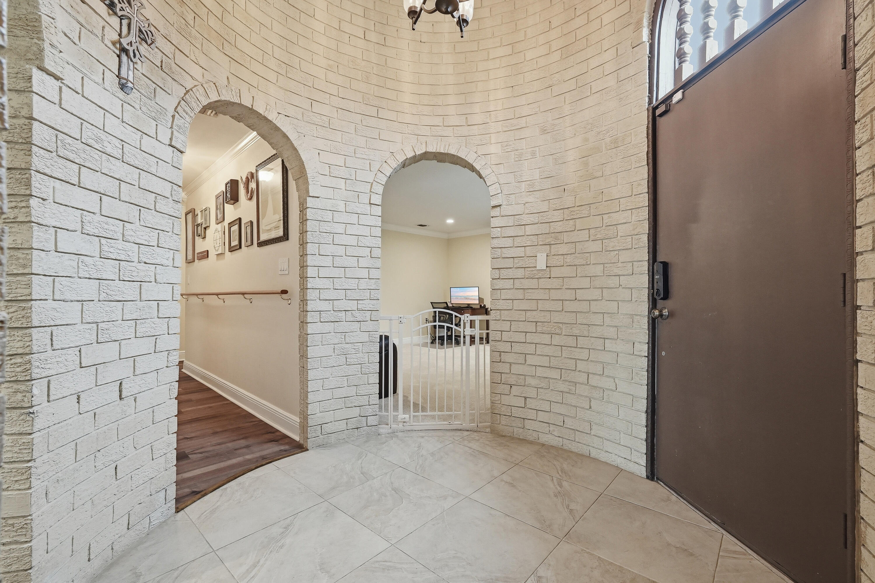 LAKE LORRAINE ESTATES - Residential