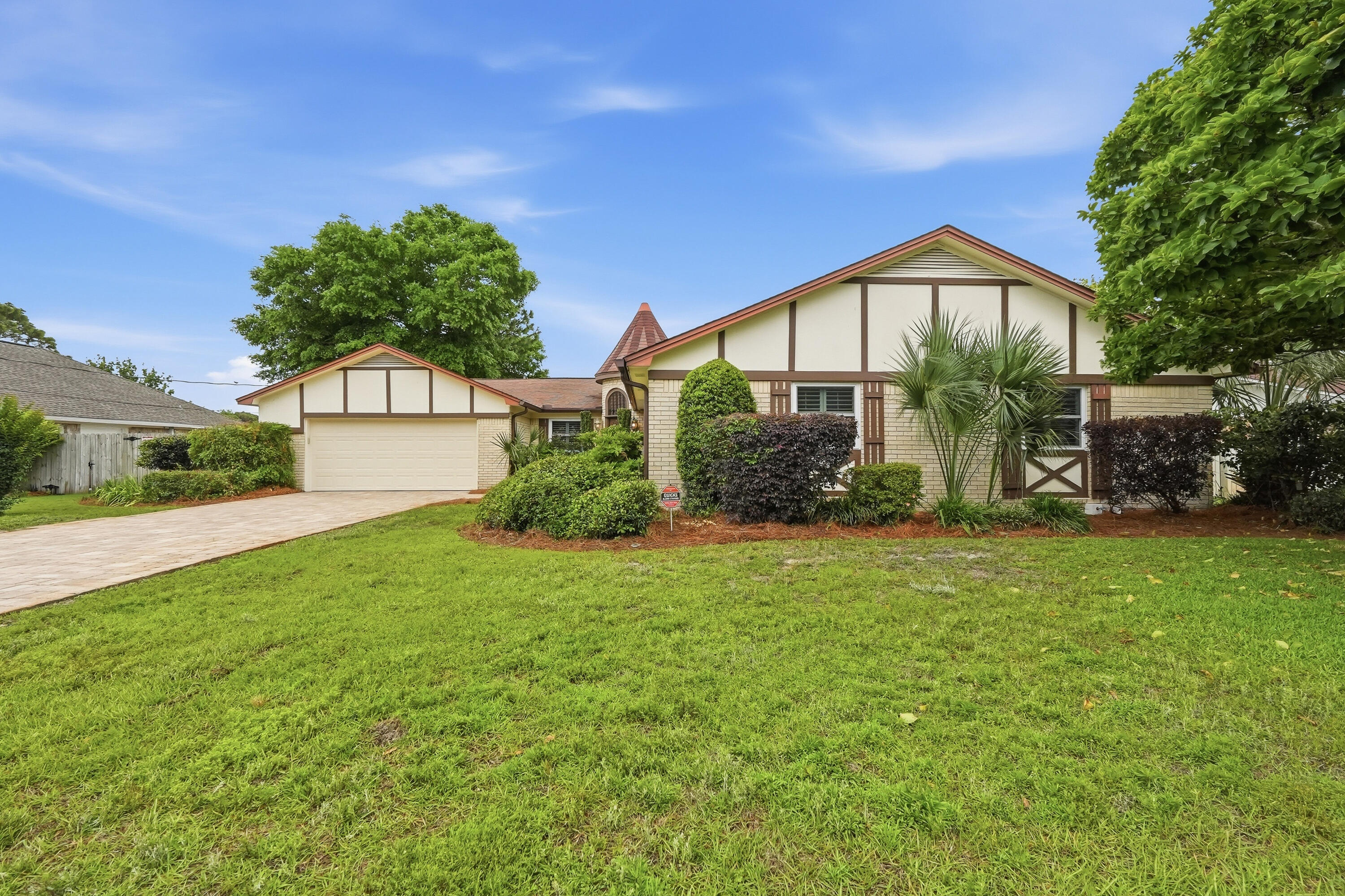 LAKE LORRAINE ESTATES - Residential
