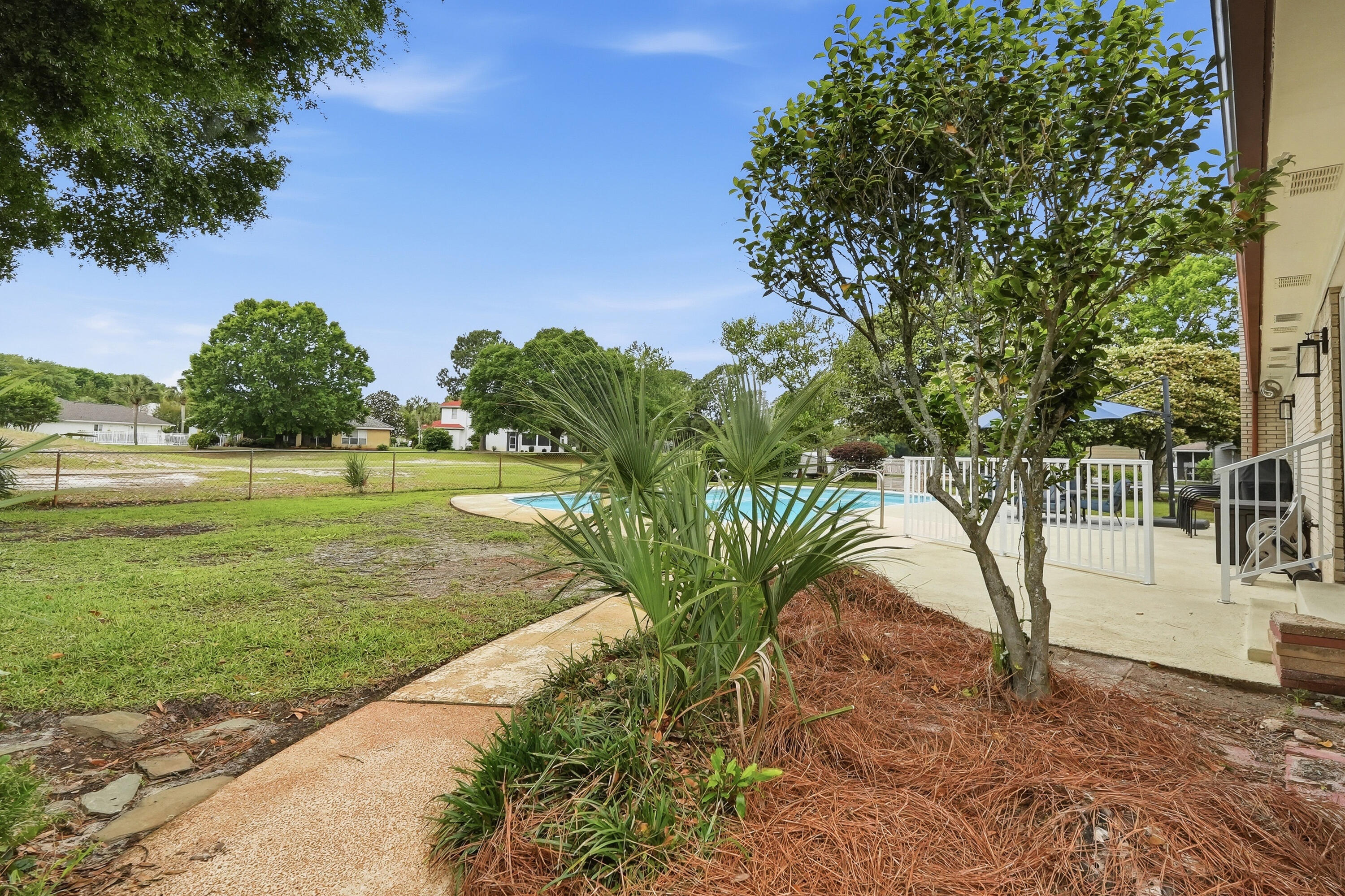 LAKE LORRAINE ESTATES - Residential