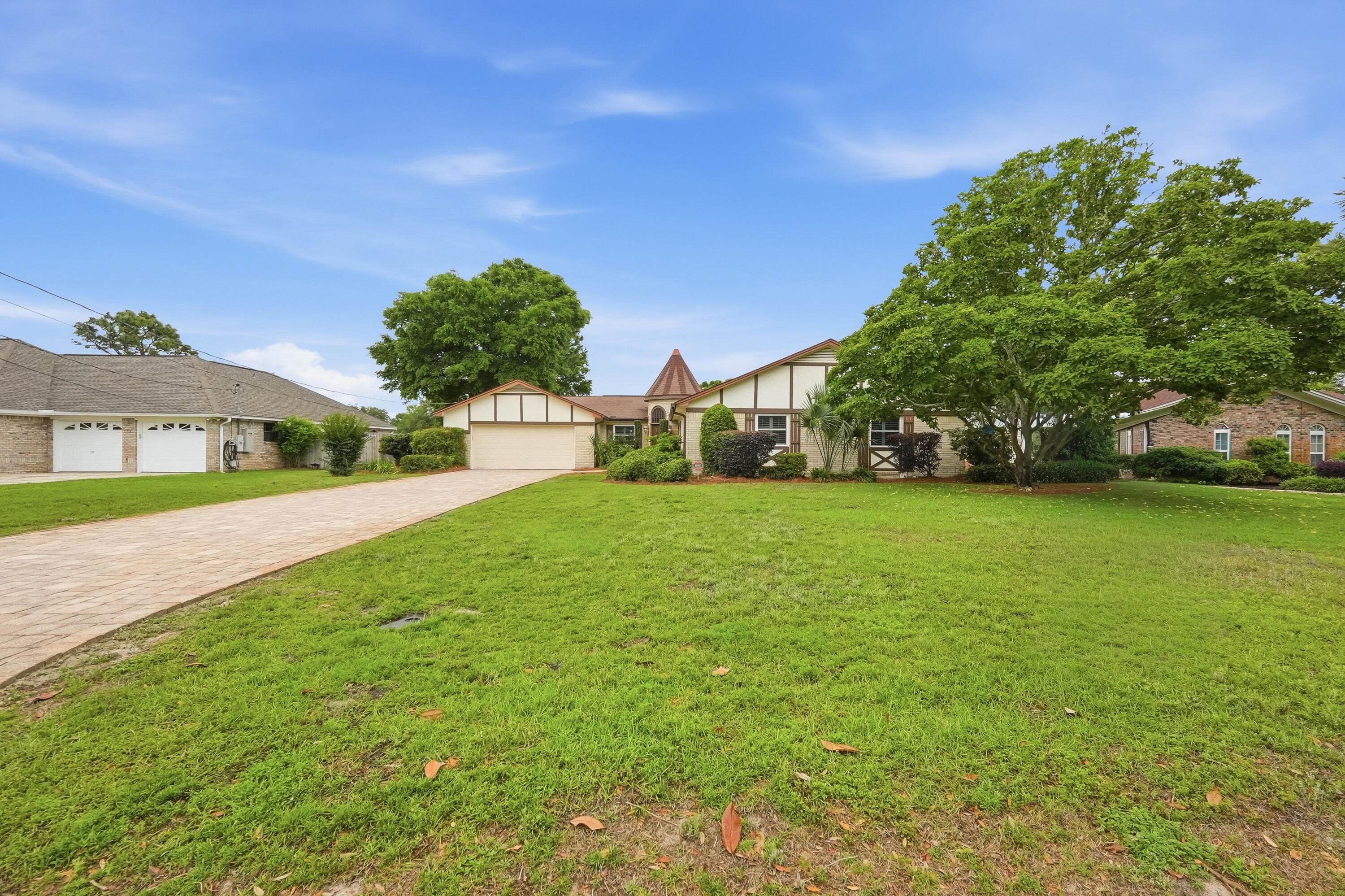 LAKE LORRAINE ESTATES - Residential