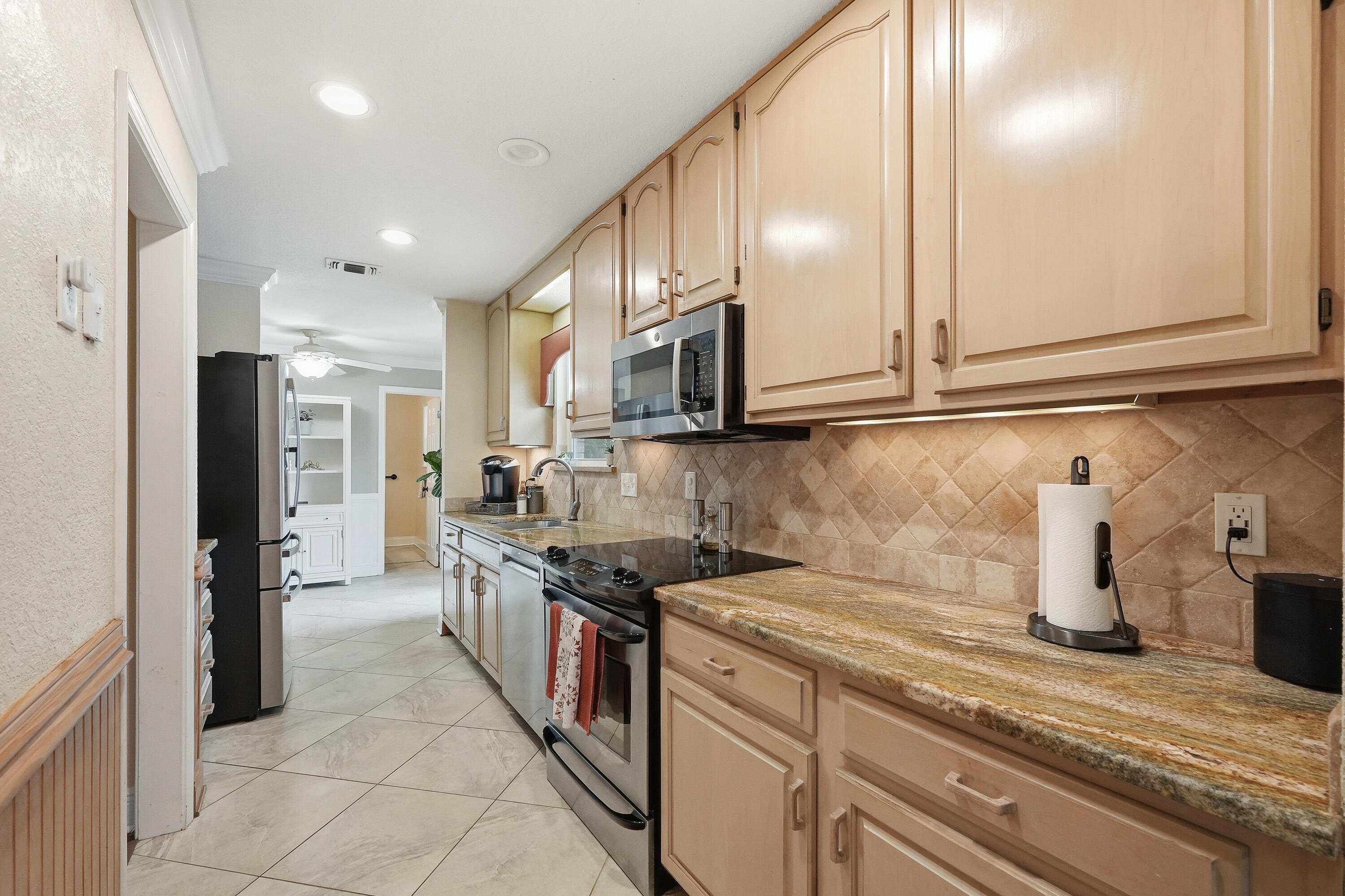LAKE LORRAINE ESTATES - Residential