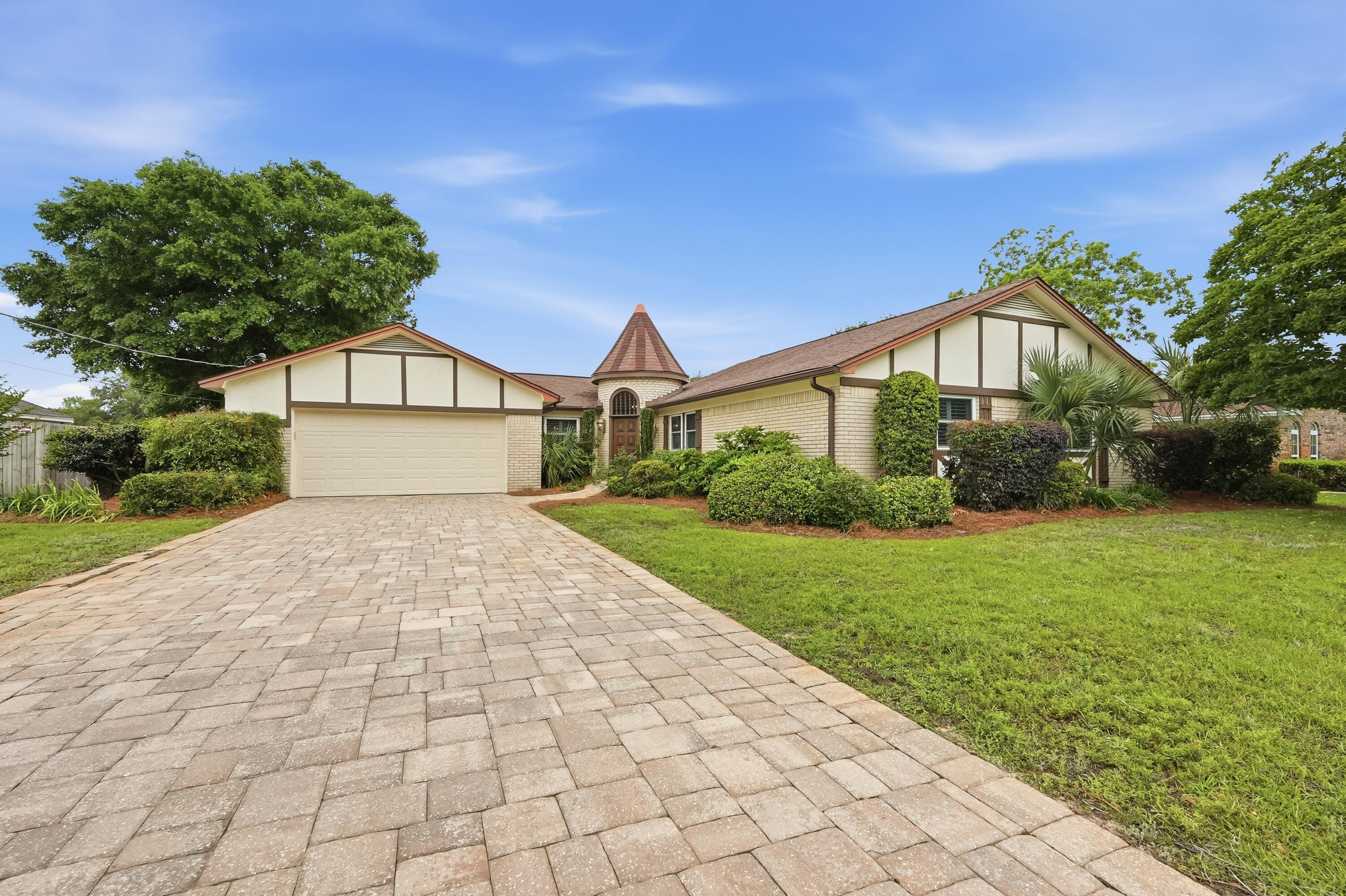 LAKE LORRAINE ESTATES - Residential