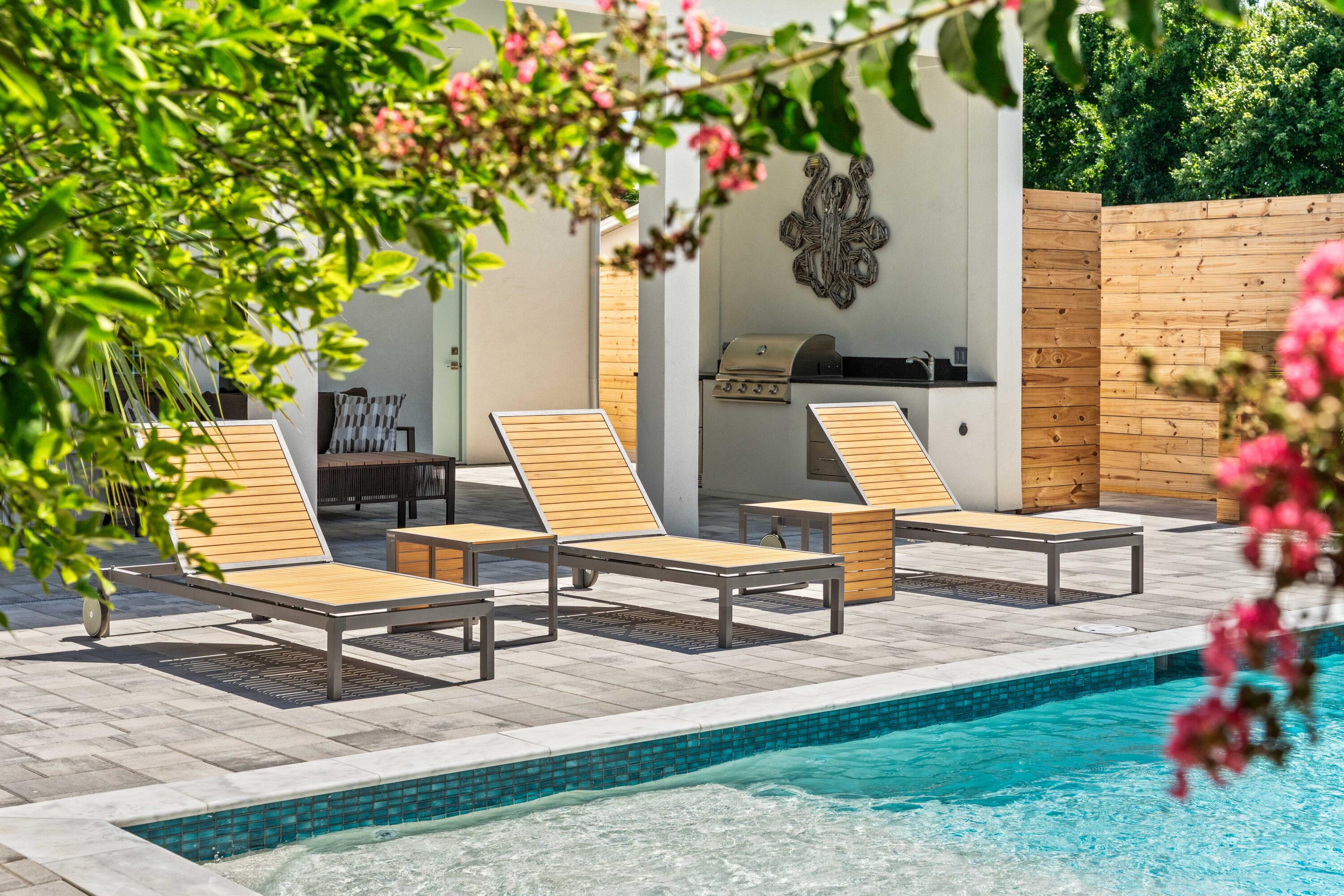 RIVIERA BEACH - Residential
