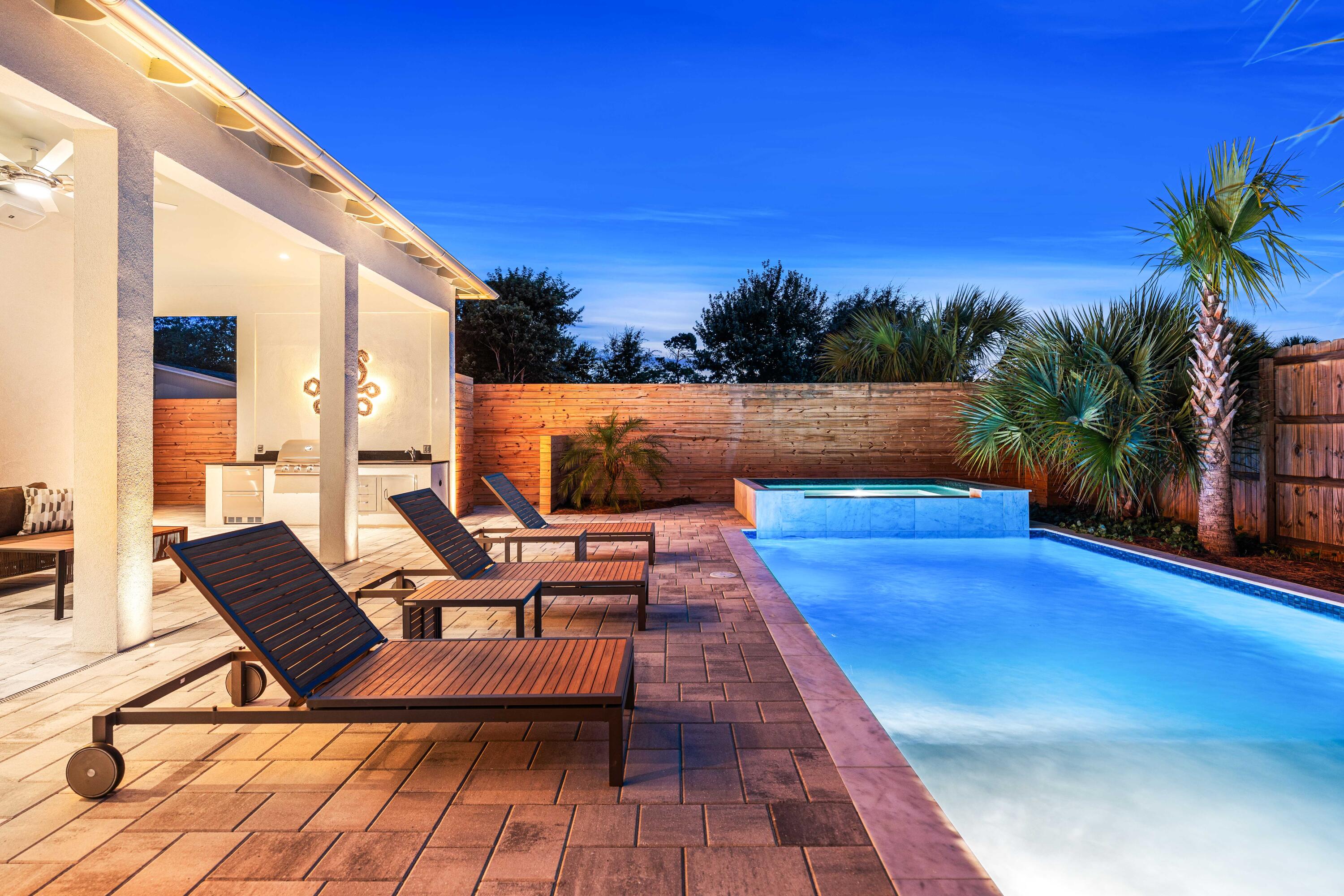 RIVIERA BEACH - Residential
