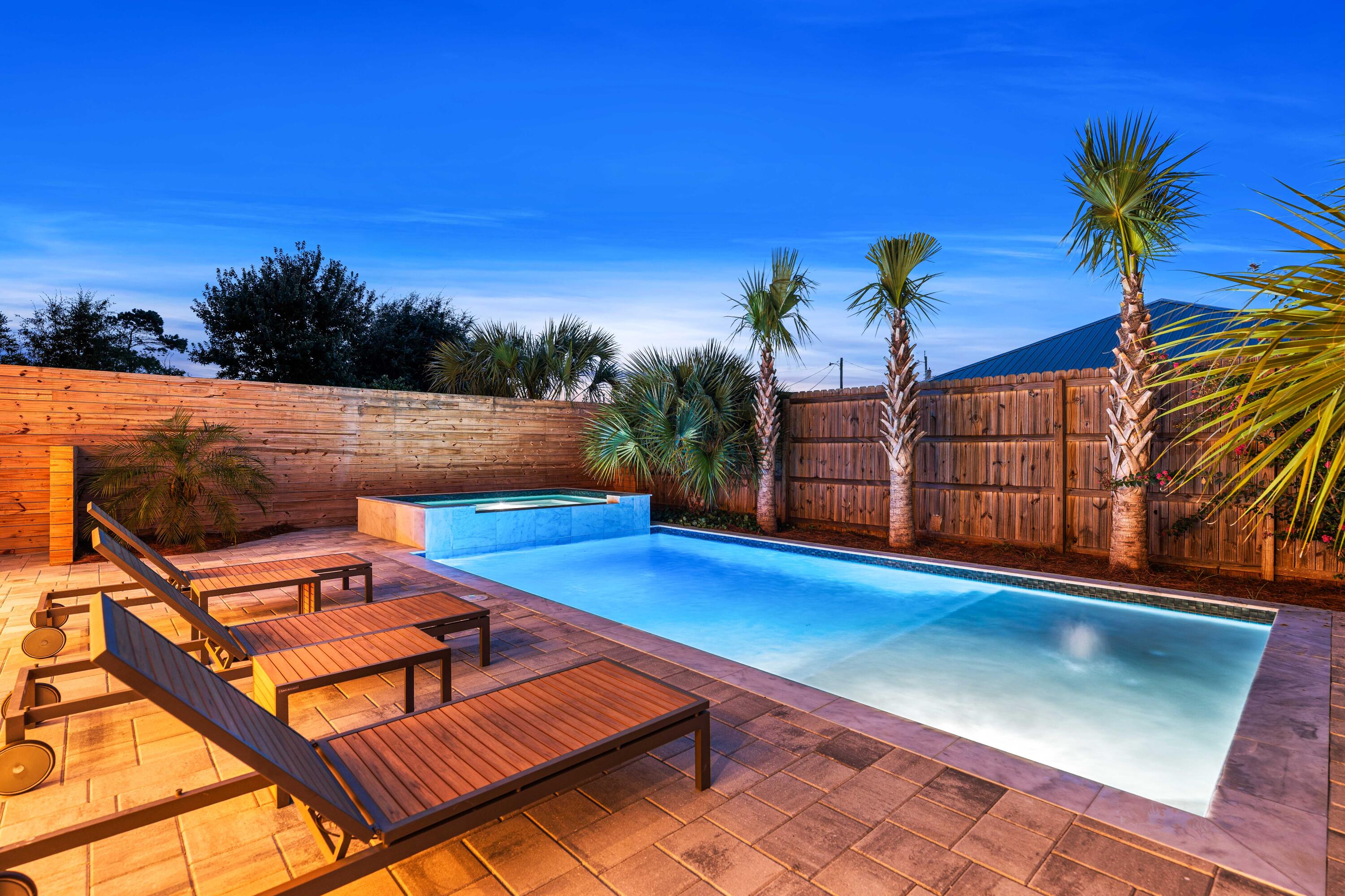 RIVIERA BEACH - Residential