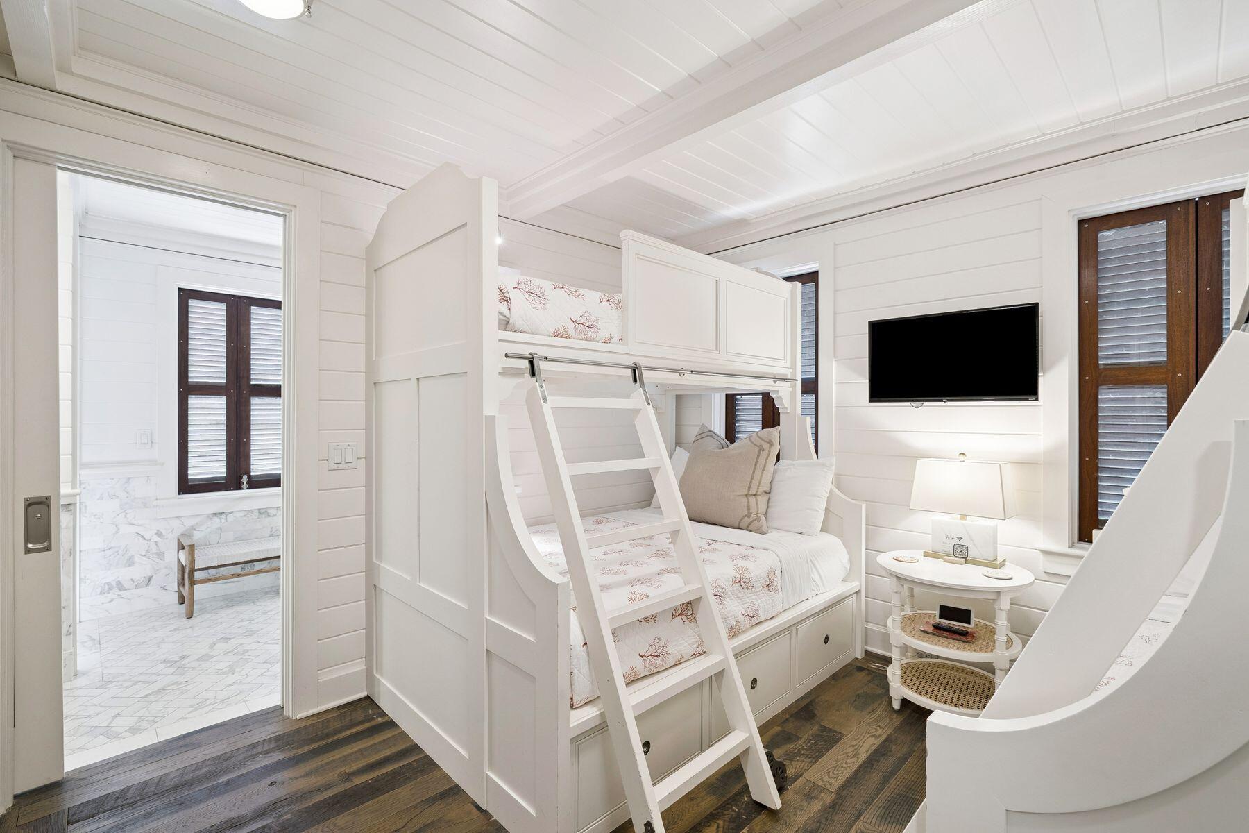 SEASIDE 11 - Residential