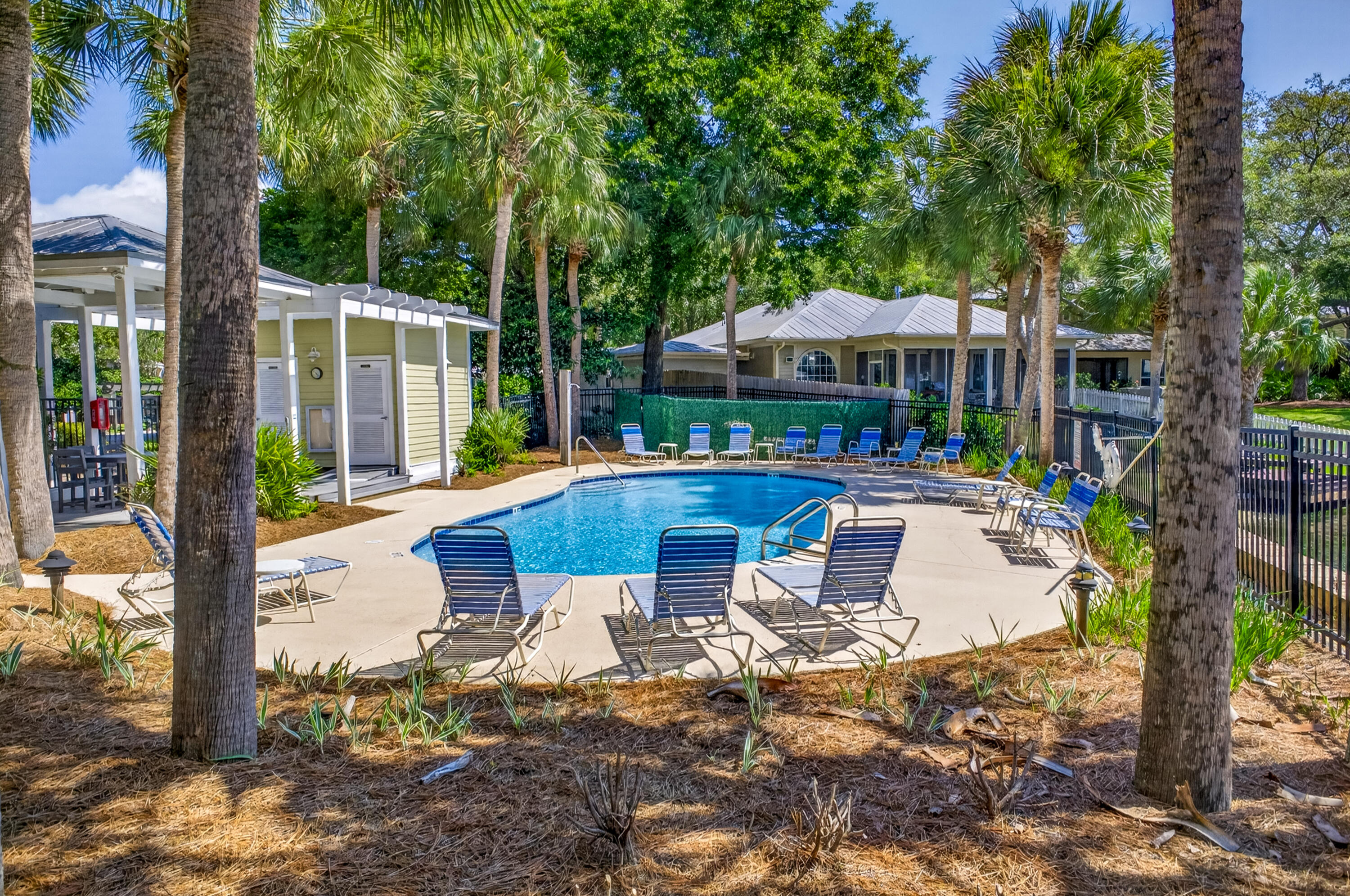 CRYSTAL LAKE II AT SANDESTIN - Residential