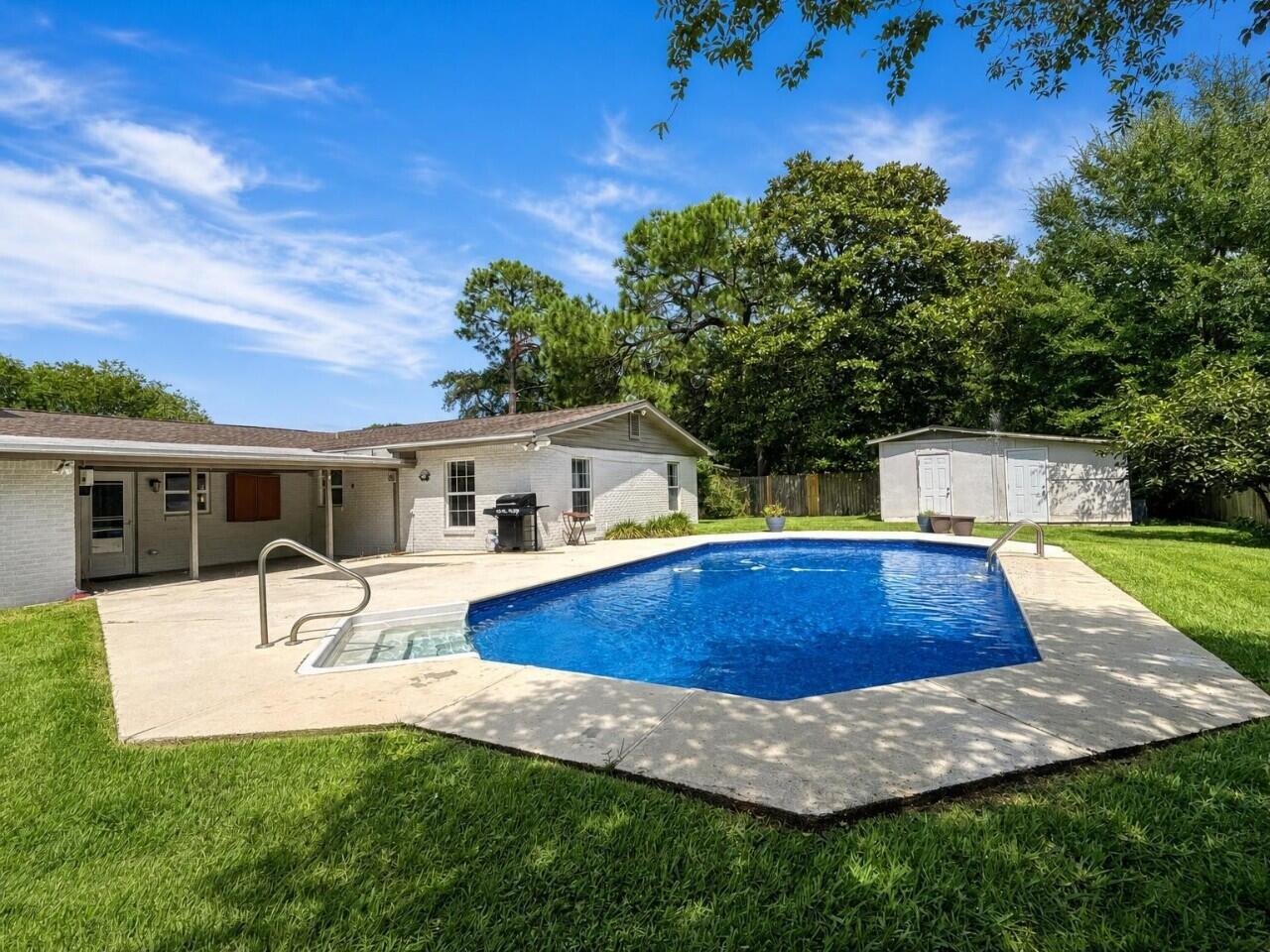 BAYOU WOODS - Residential