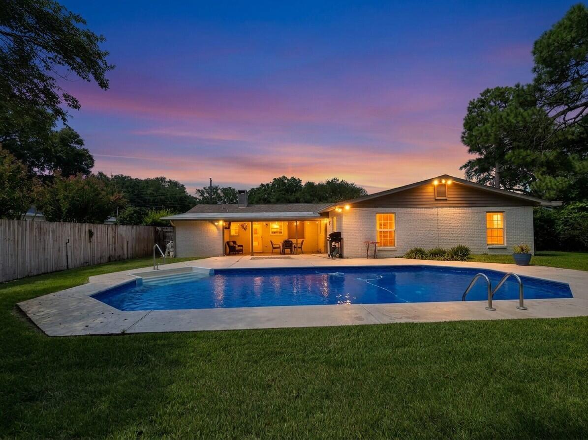 BAYOU WOODS - Residential