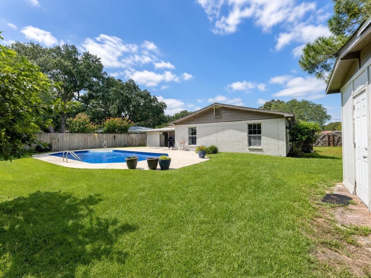 BAYOU WOODS - Residential