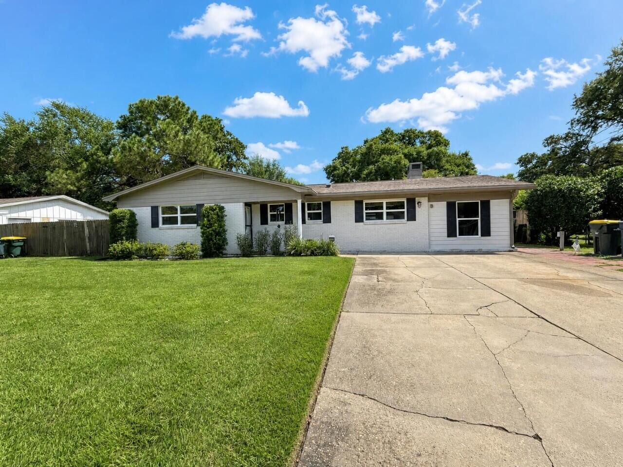 BAYOU WOODS - Residential