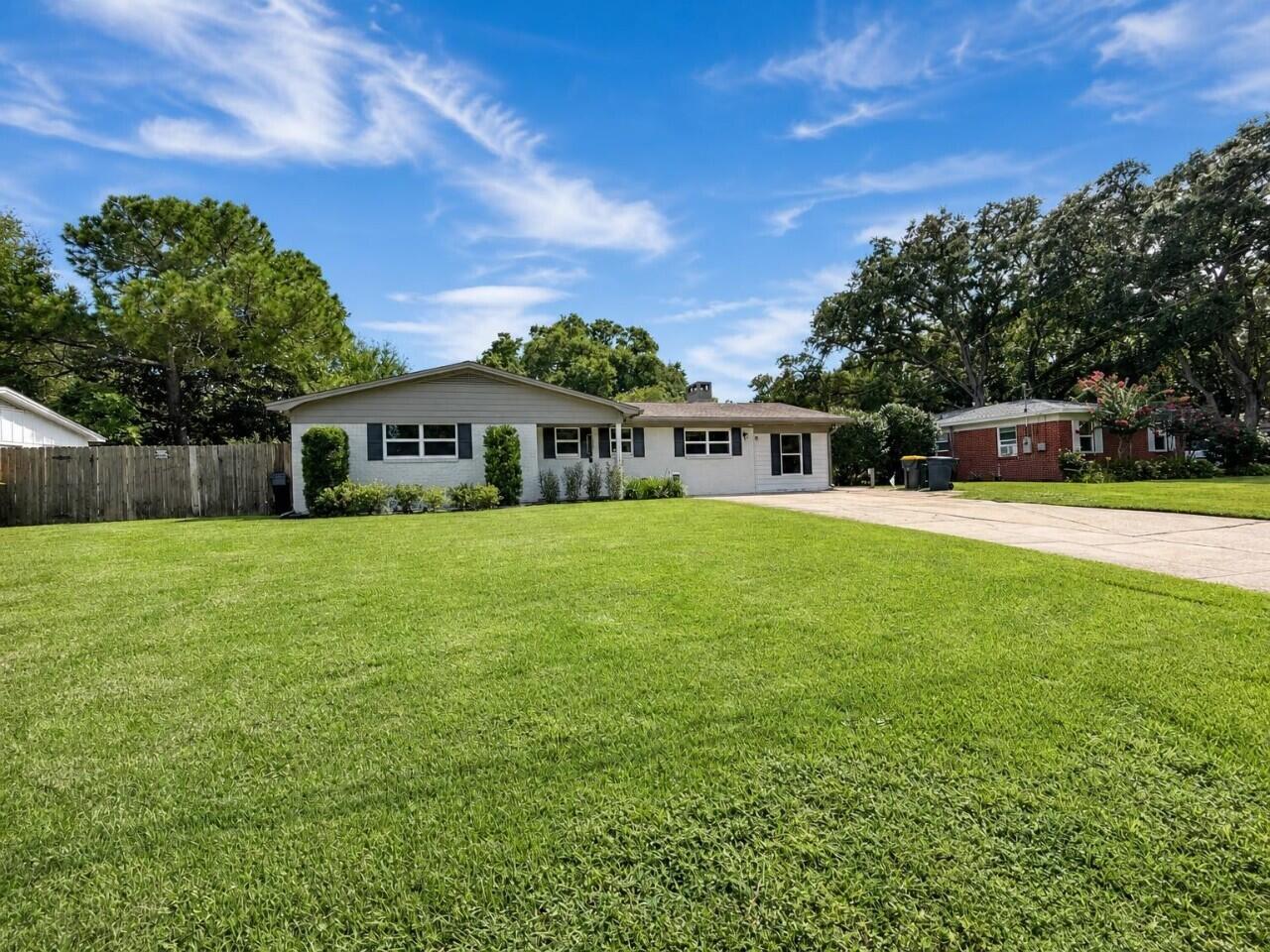 BAYOU WOODS - Residential