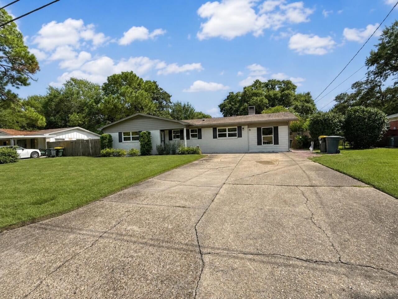 BAYOU WOODS - Residential