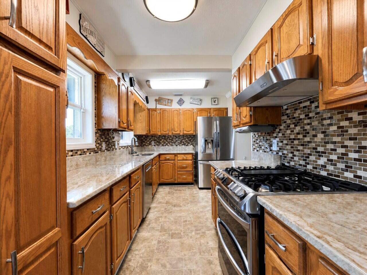 BAYOU WOODS - Residential