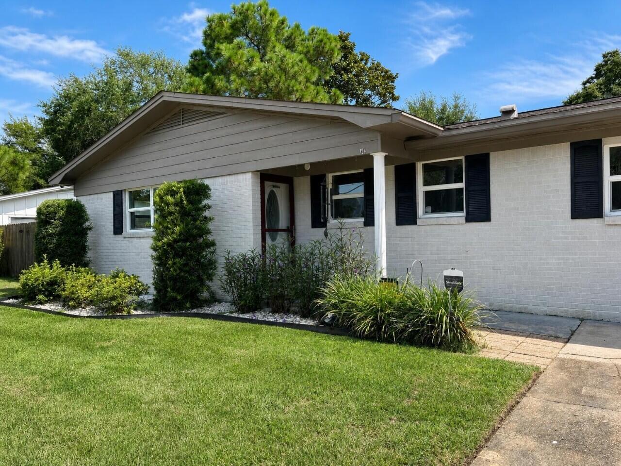 BAYOU WOODS - Residential
