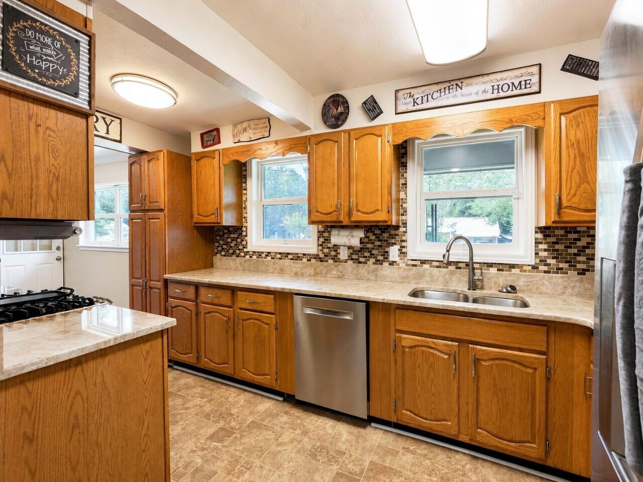 BAYOU WOODS - Residential