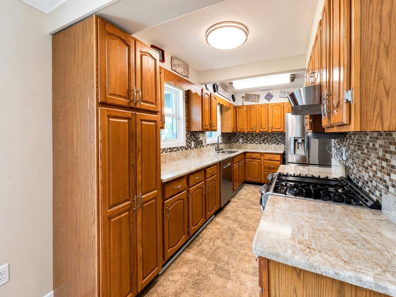 BAYOU WOODS - Residential