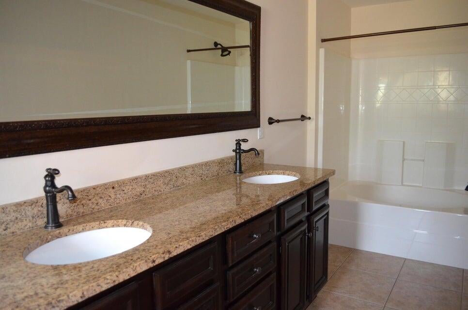 PORT DIXIE - Residential Lease