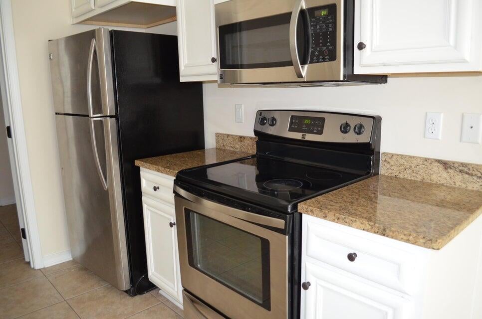 PORT DIXIE - Residential Lease