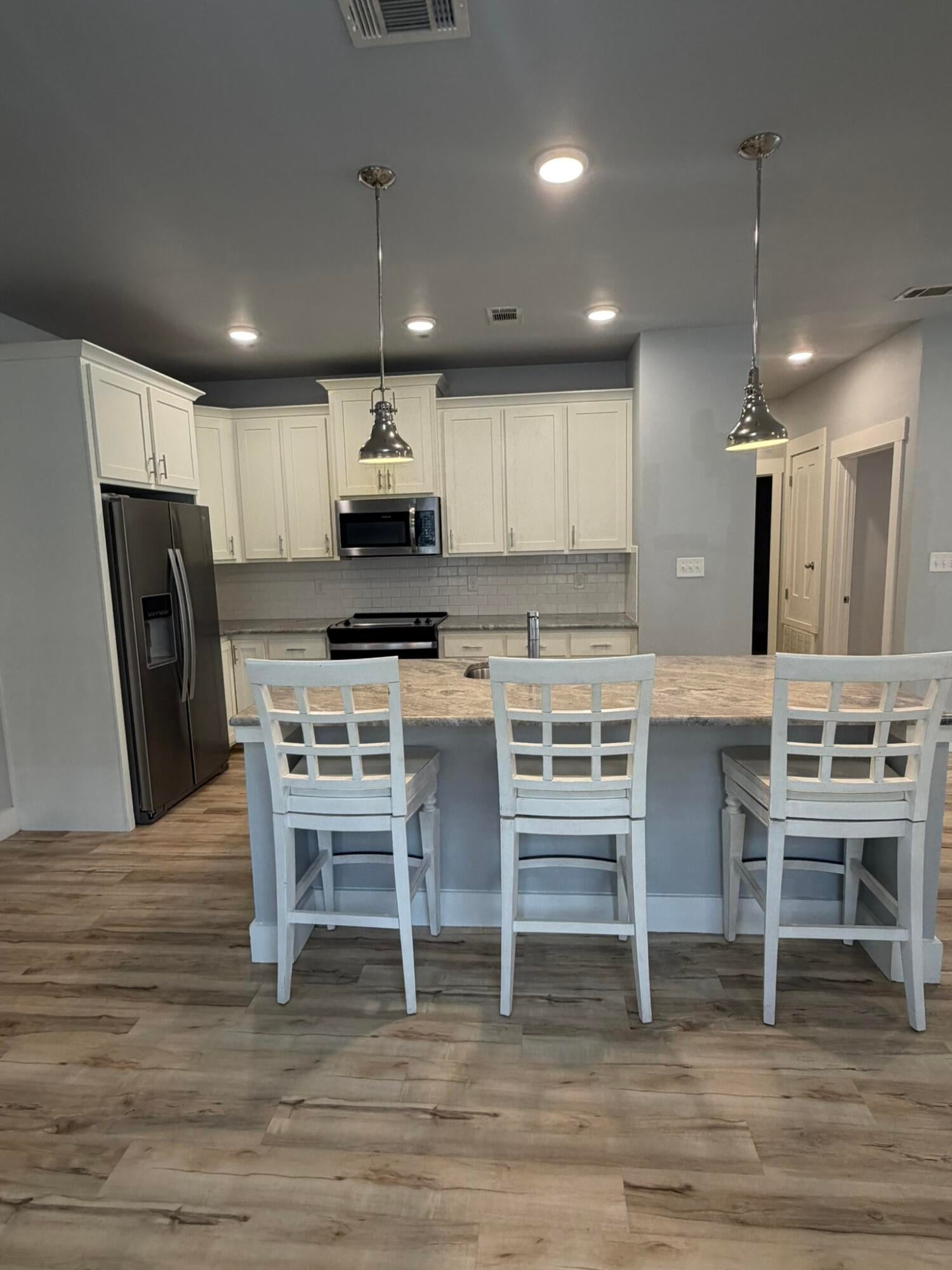 AVALON BEACH - Residential