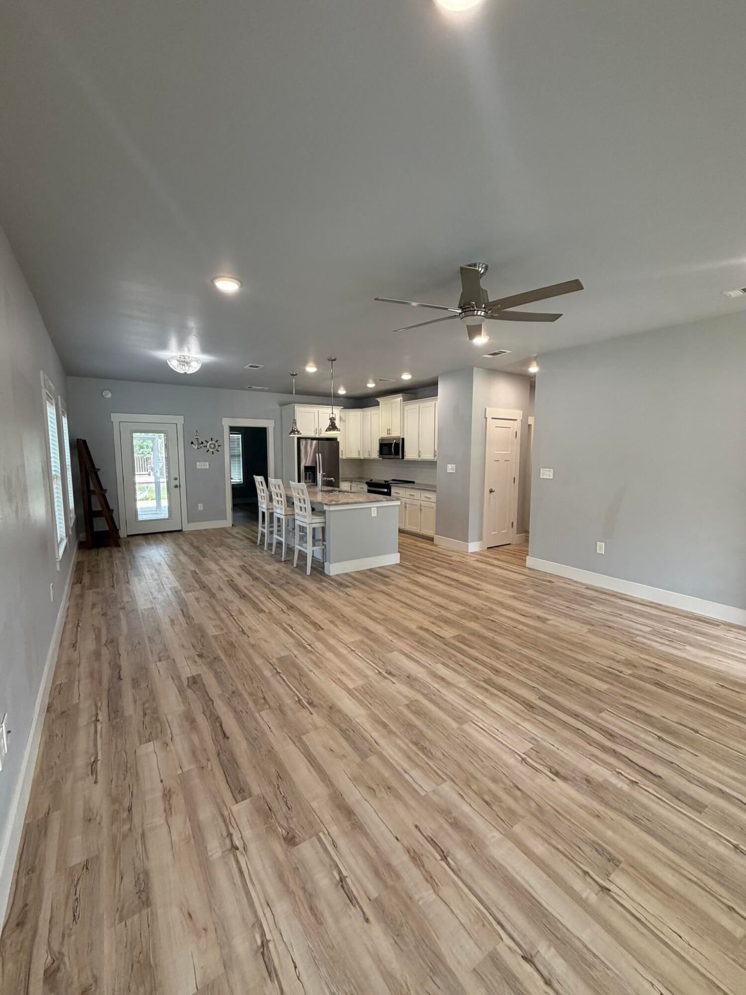 AVALON BEACH - Residential