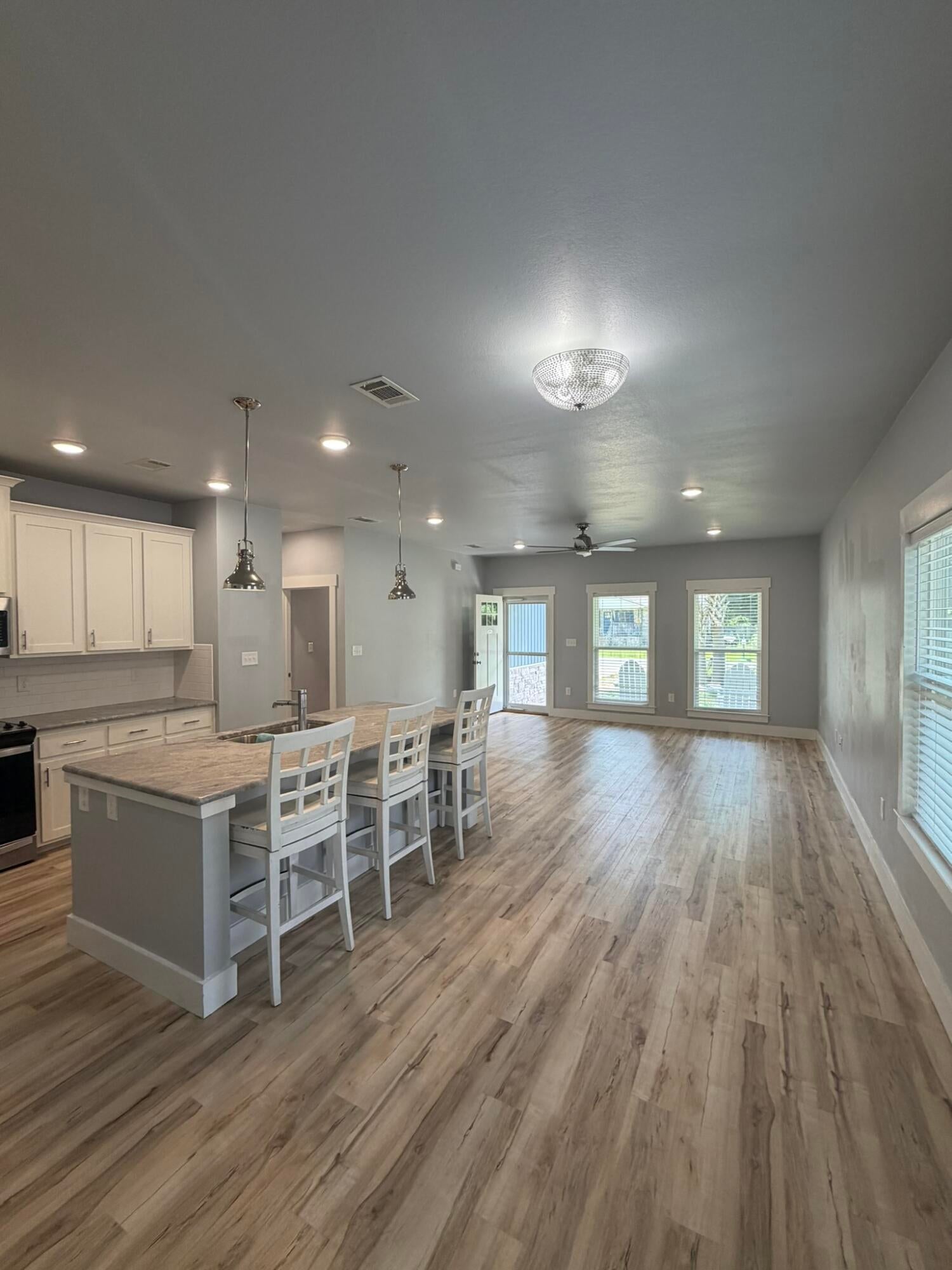 AVALON BEACH - Residential
