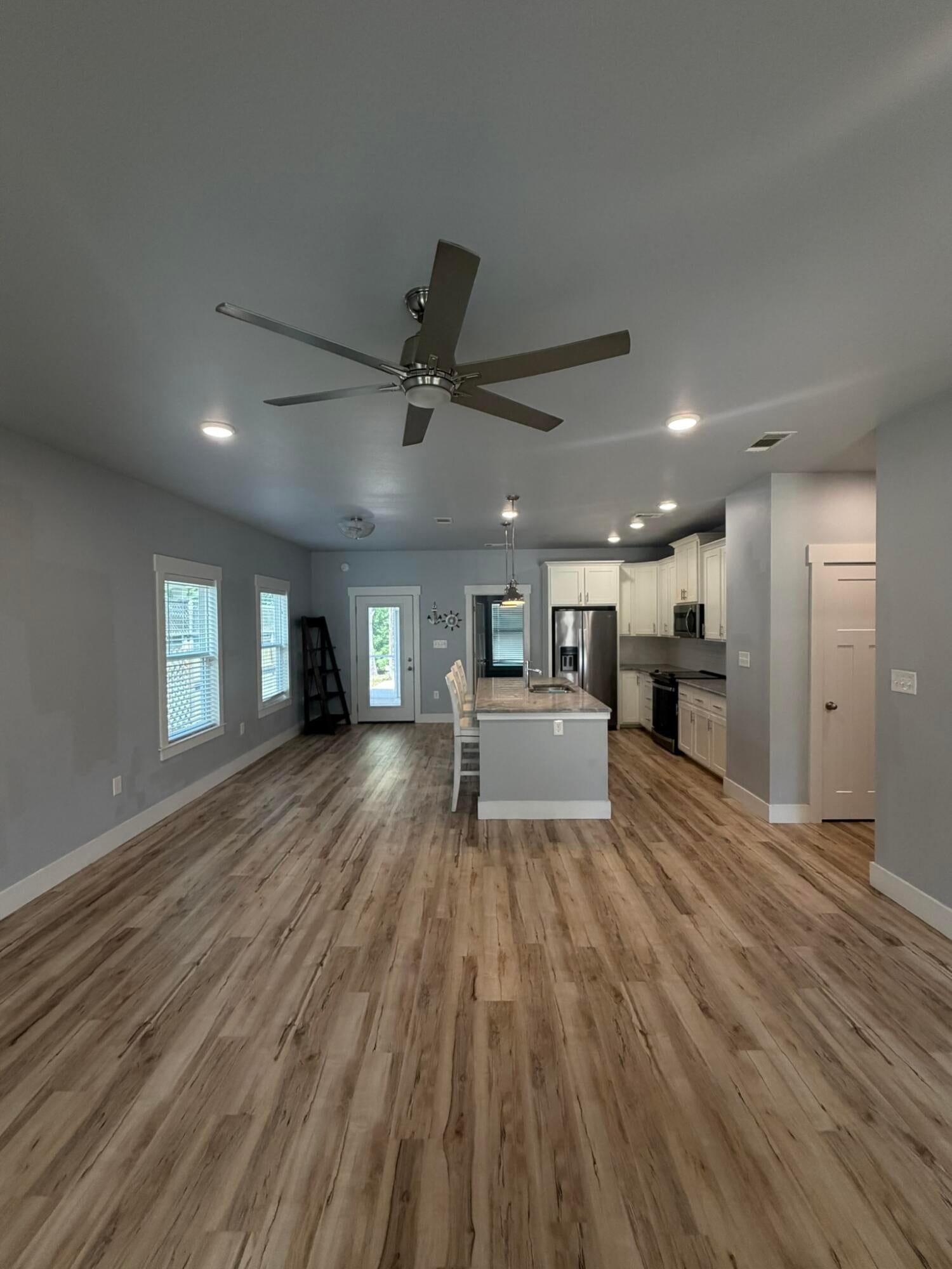 AVALON BEACH - Residential