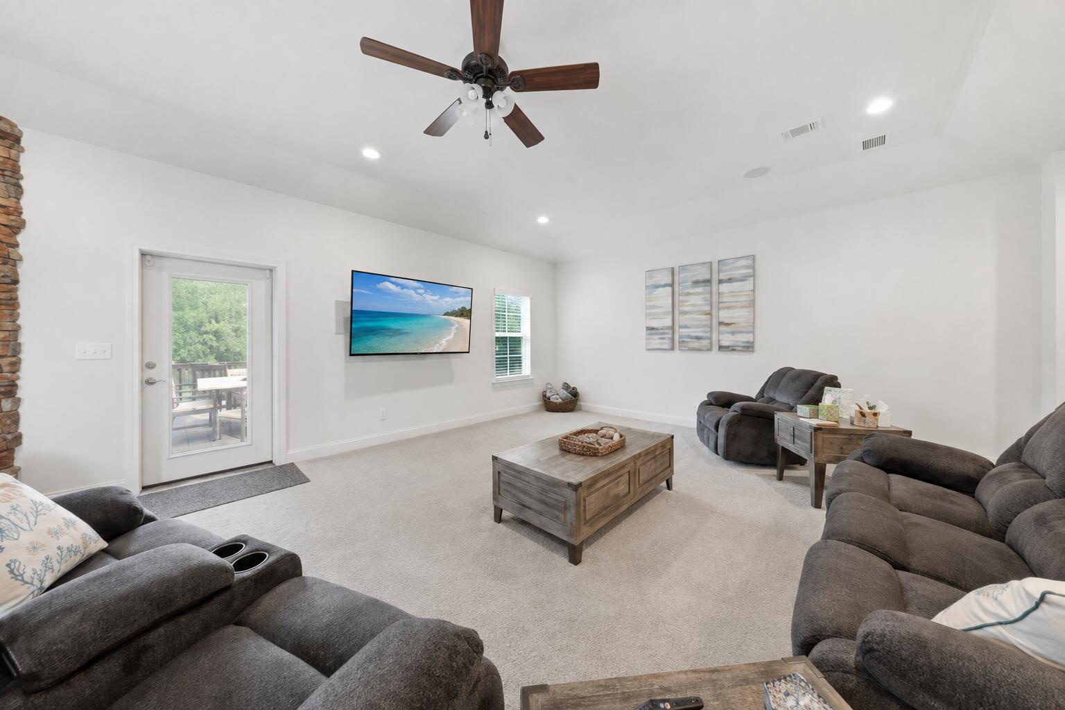 SECLUSION BAY - Residential